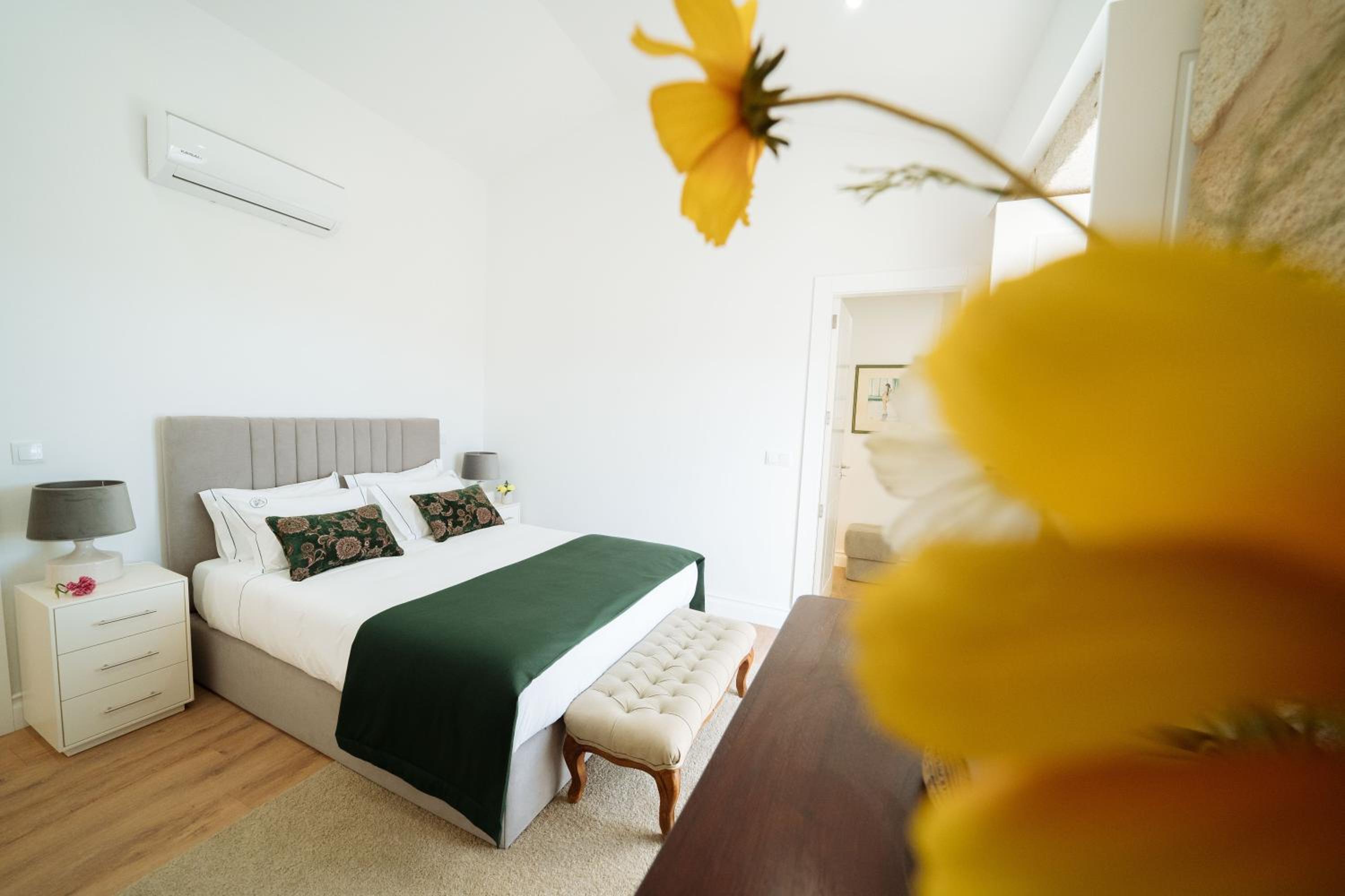 Double Room with Balcony - Photo 3