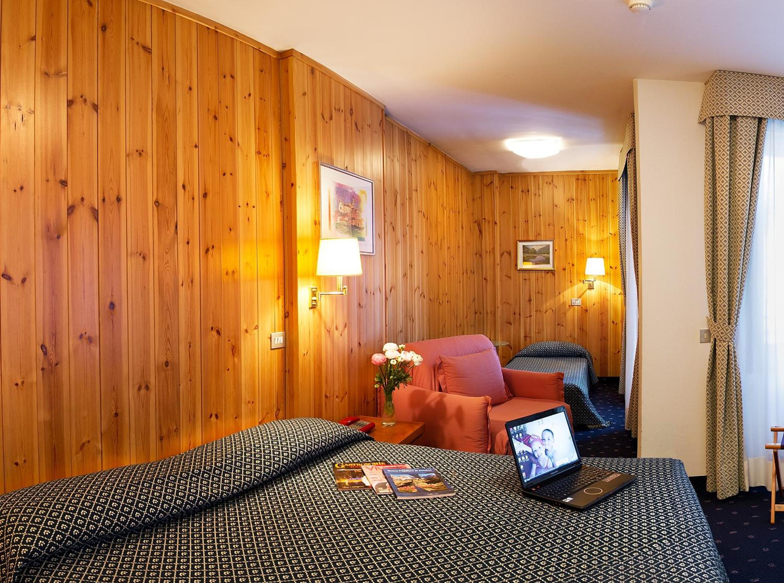Superior Triple Room photo 2