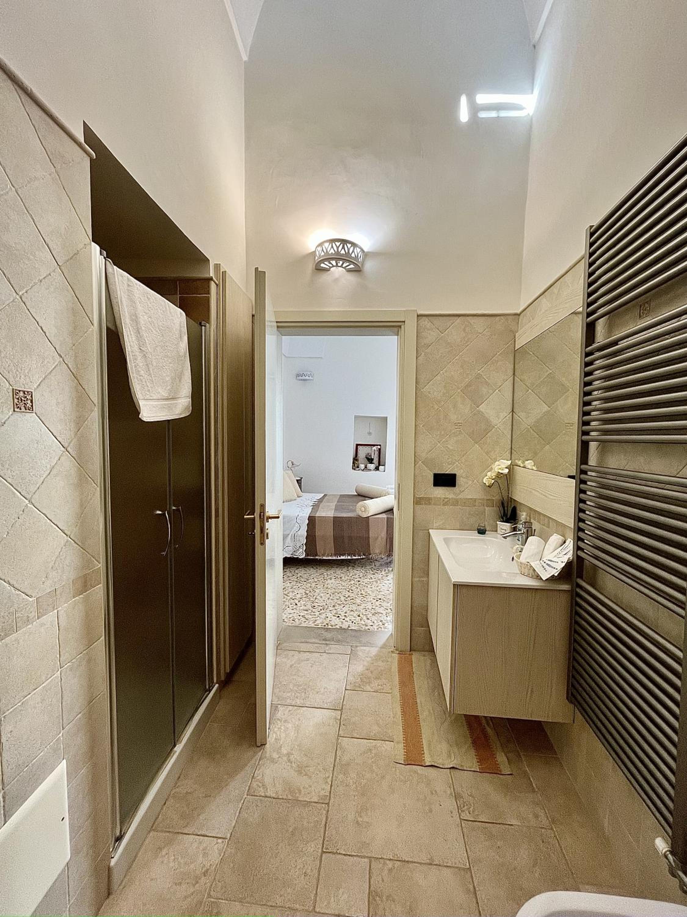 Double Room with Private Bathroom photo 3