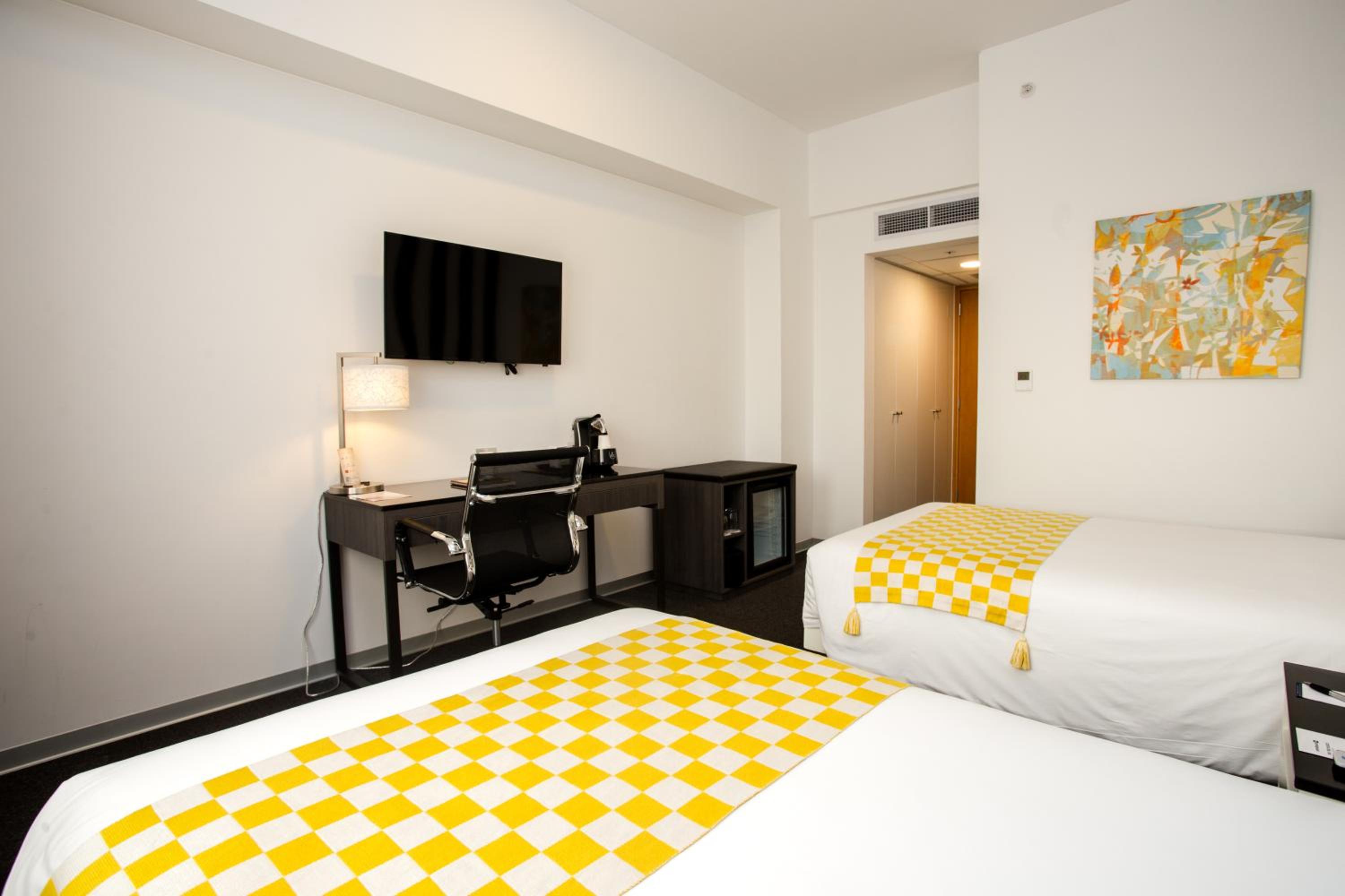 Standard Twin Room - Disability Access photo 2