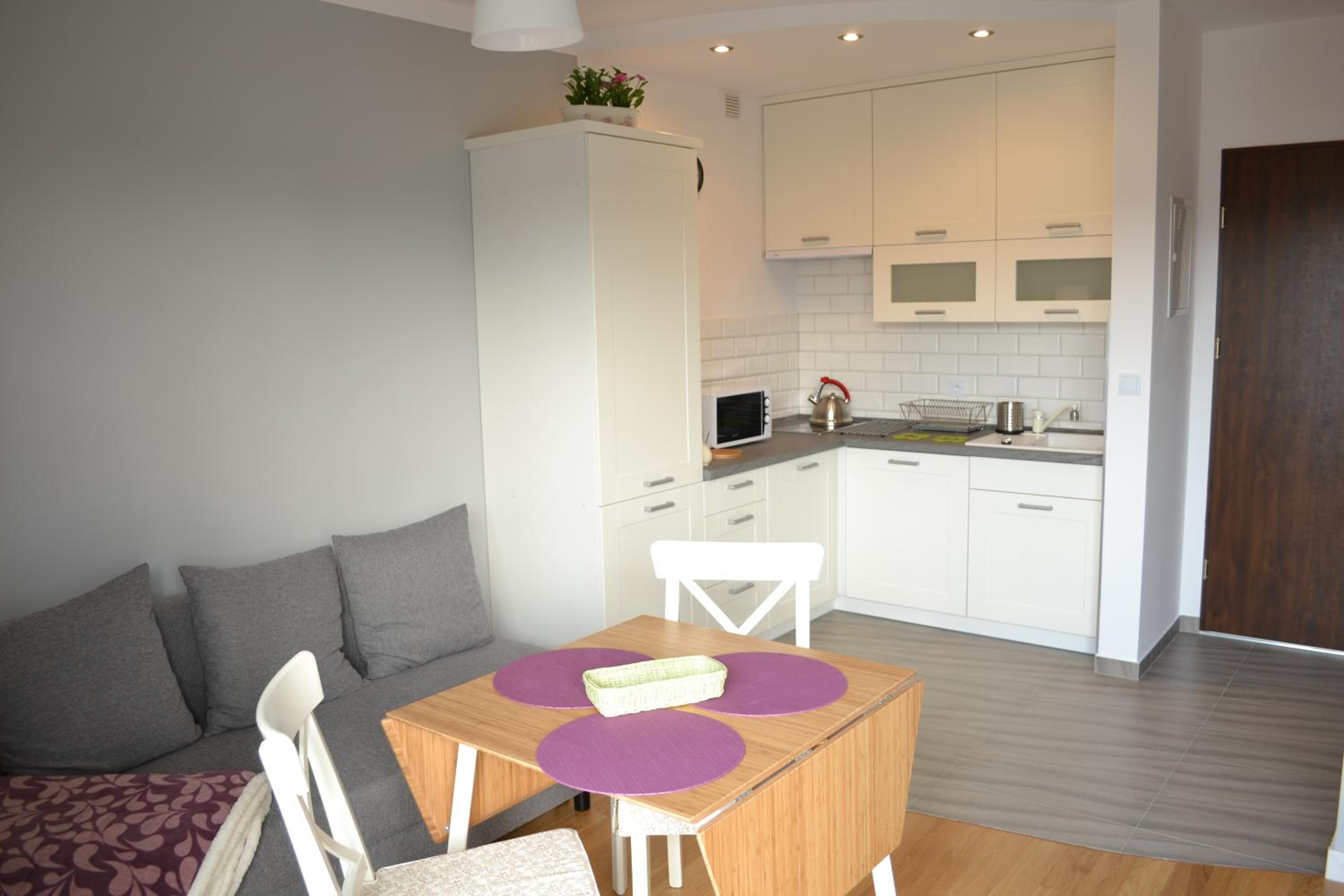 Apartment with Balcony - Photo 32