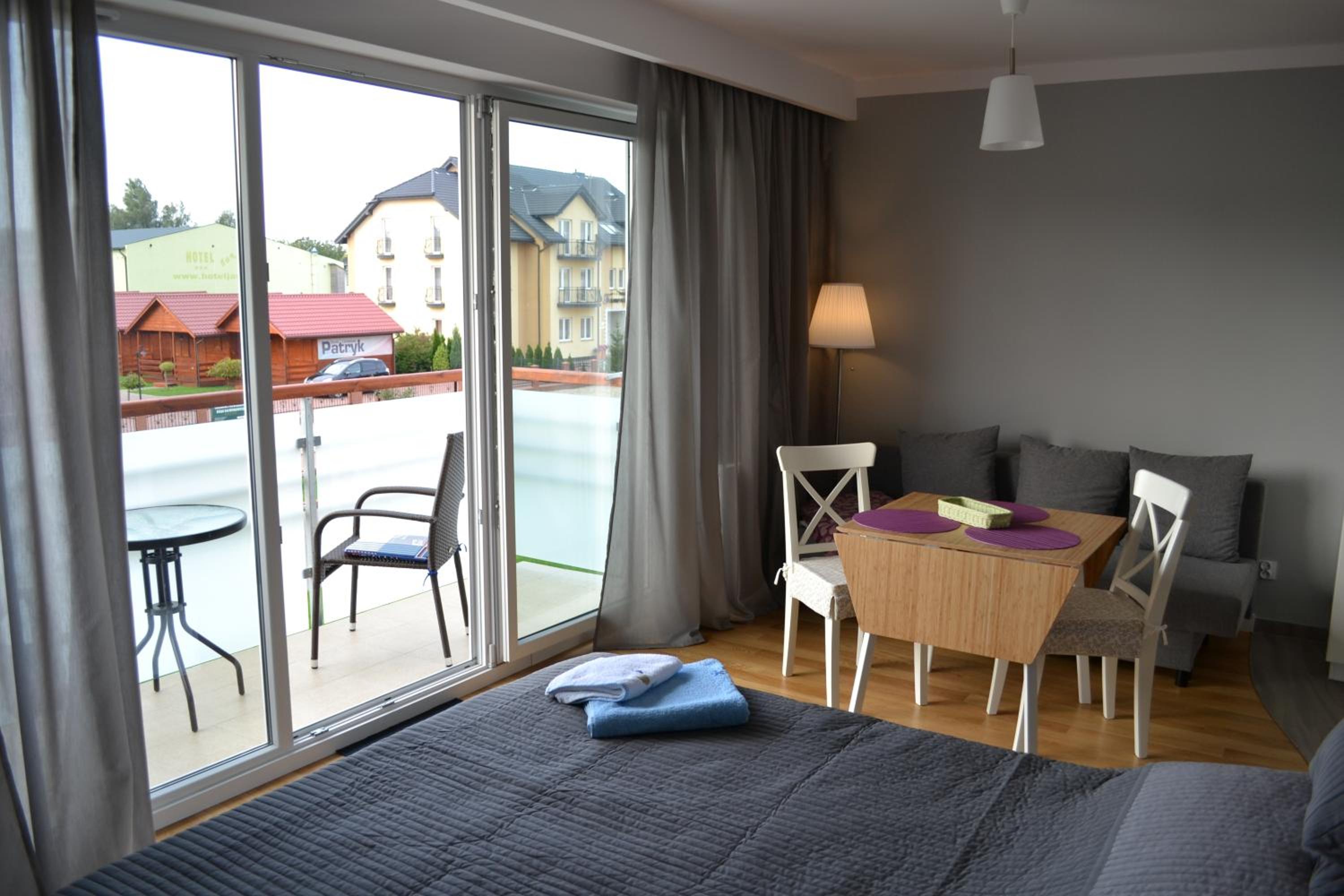 Apartment with Balcony - Photo 10