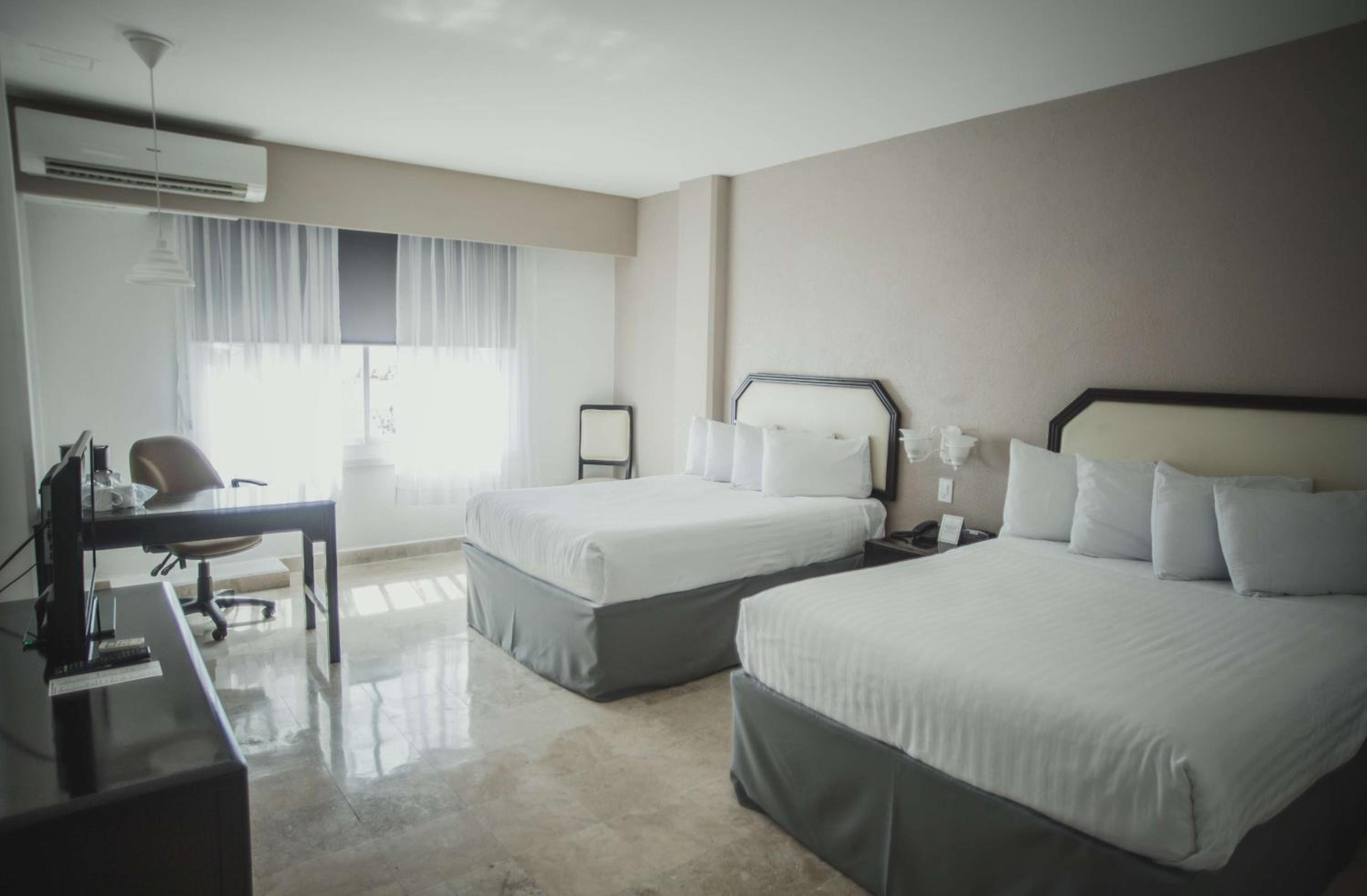 Double Room With Two Double Beds photo 1