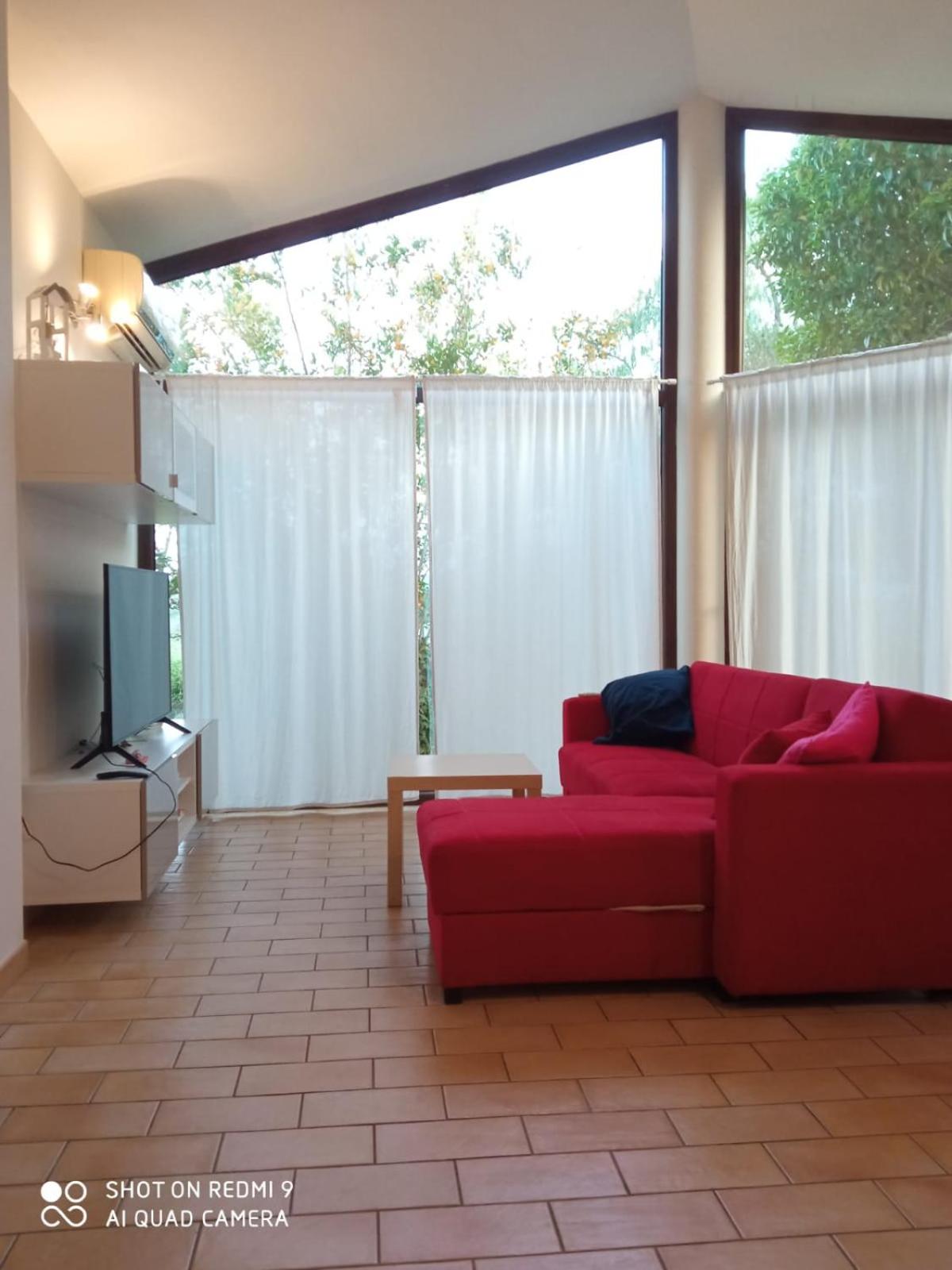 One-Bedroom House photo 1