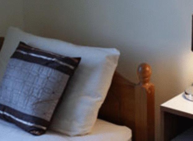 Twin Room - Photo 2