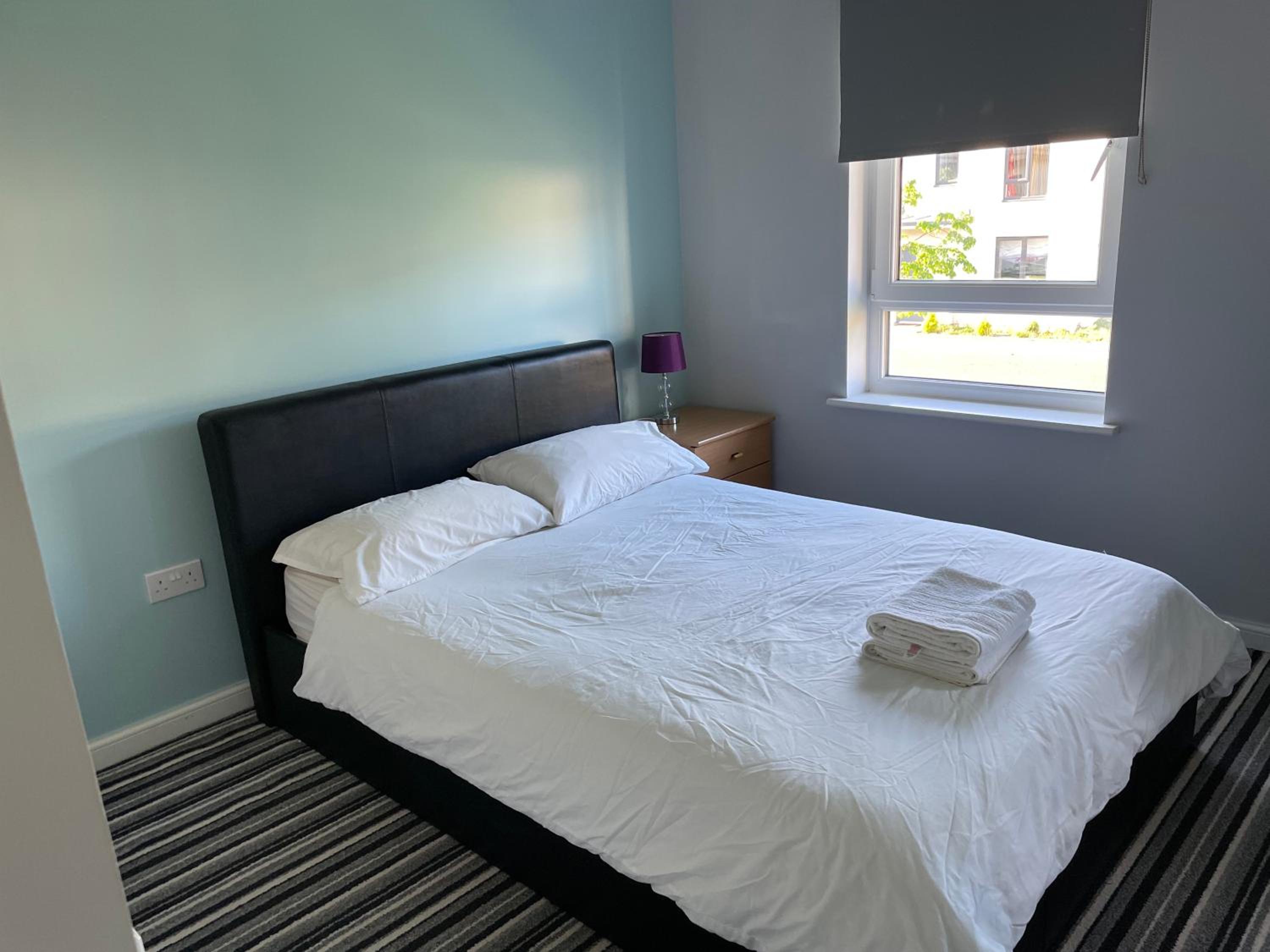 Three-Bedroom House - Photo 10