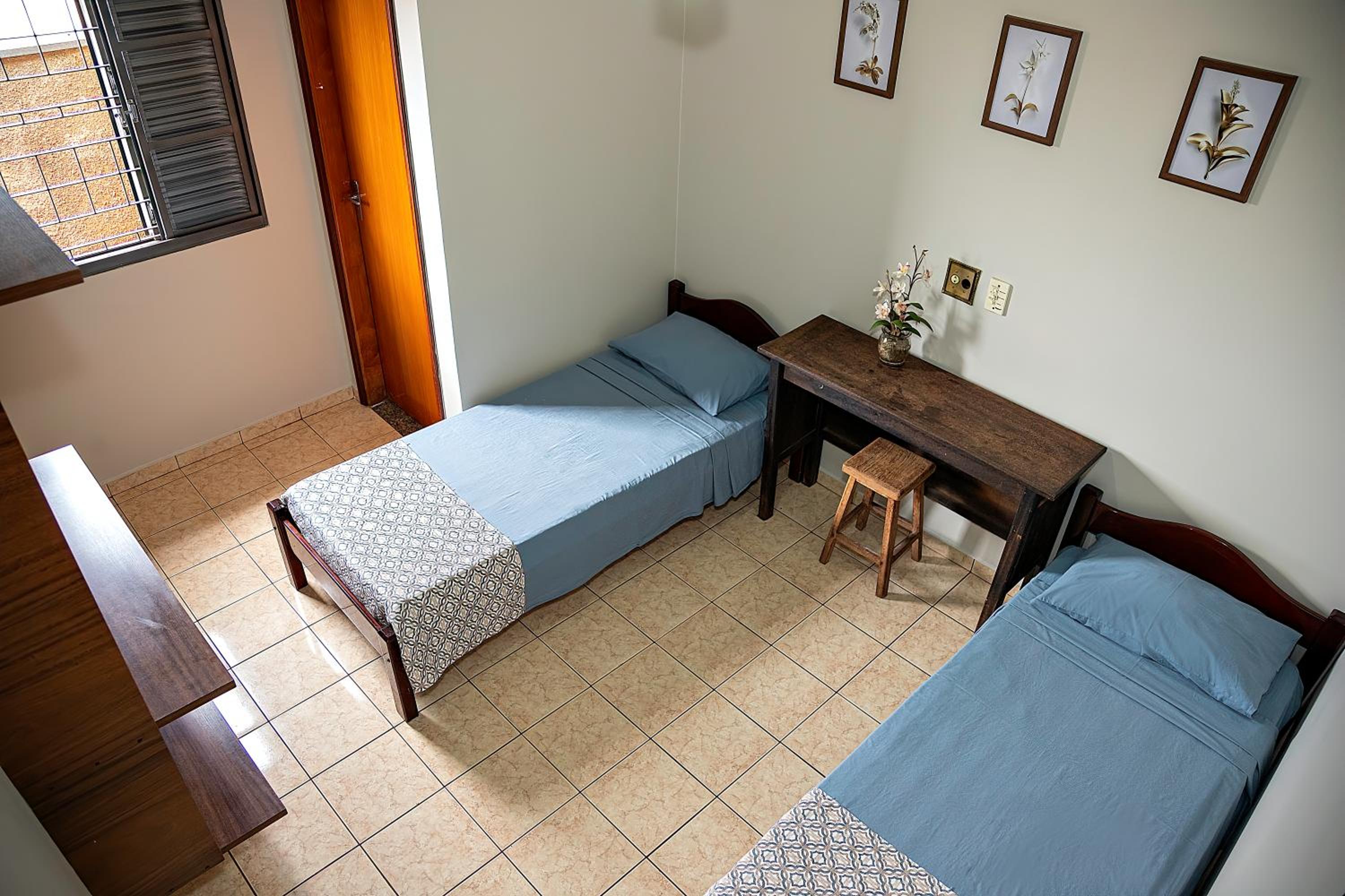 Double Room with Ceiling Fan photo 2