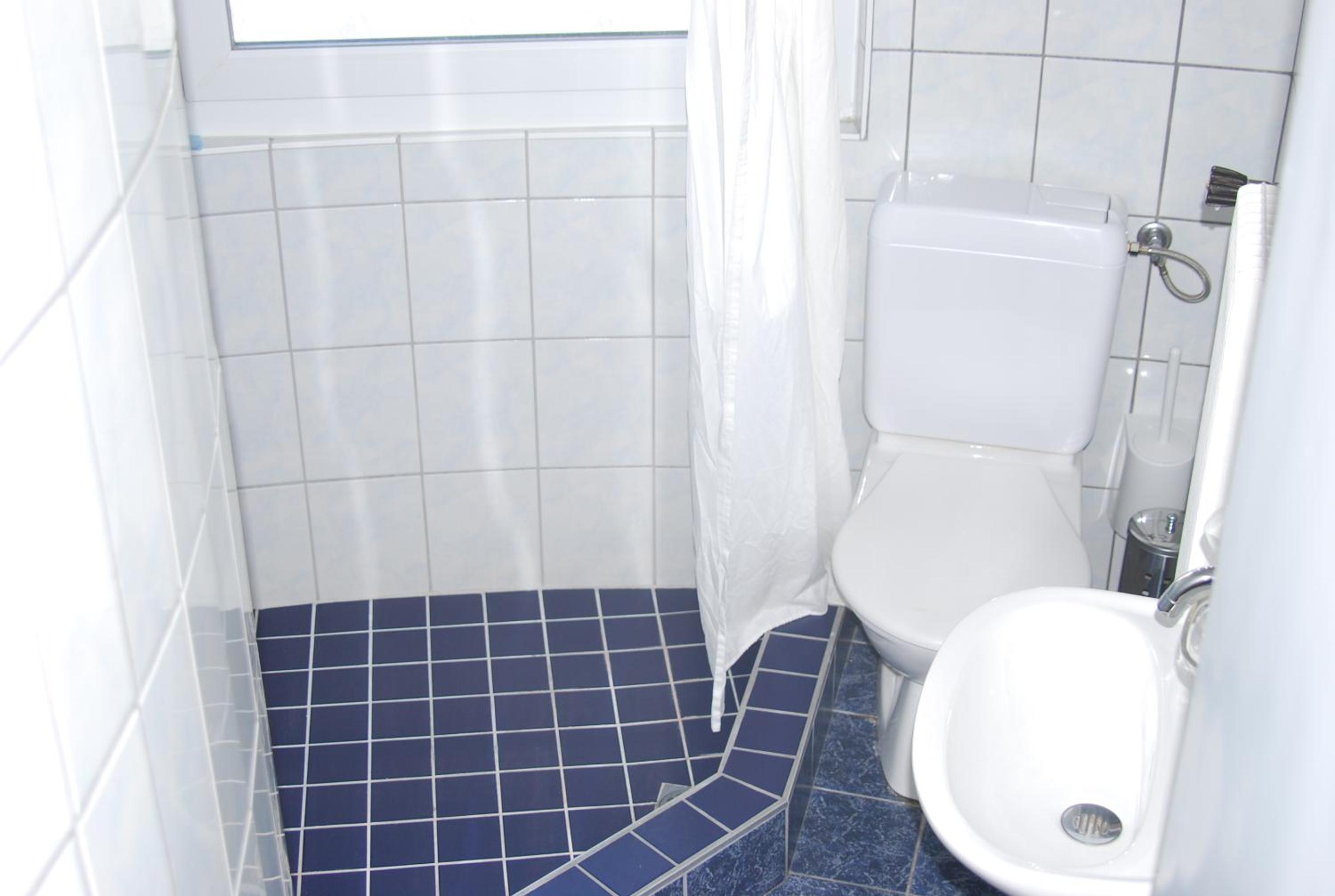 Double or Twin Room - Photo 5