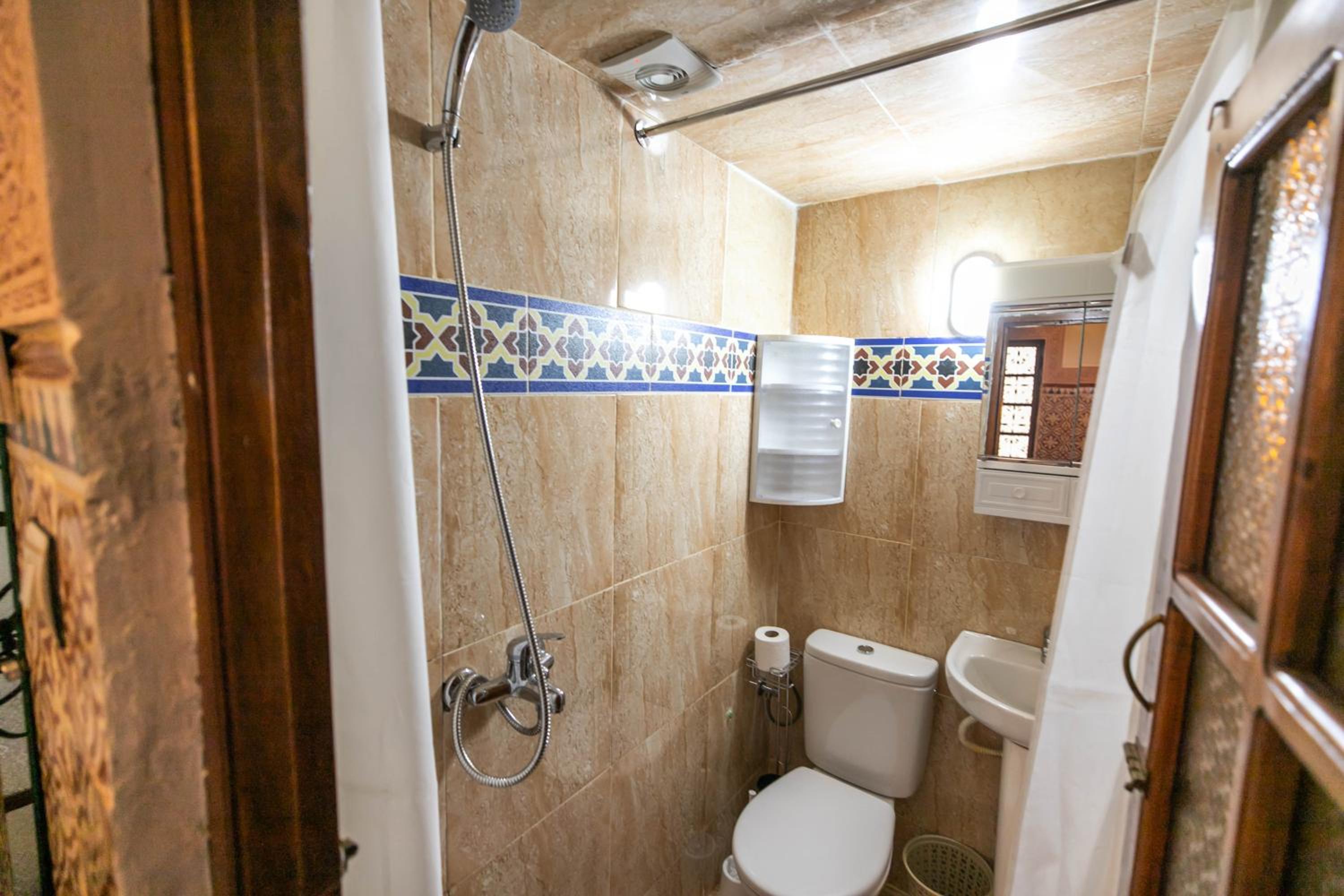 Budget Double Room photo 3