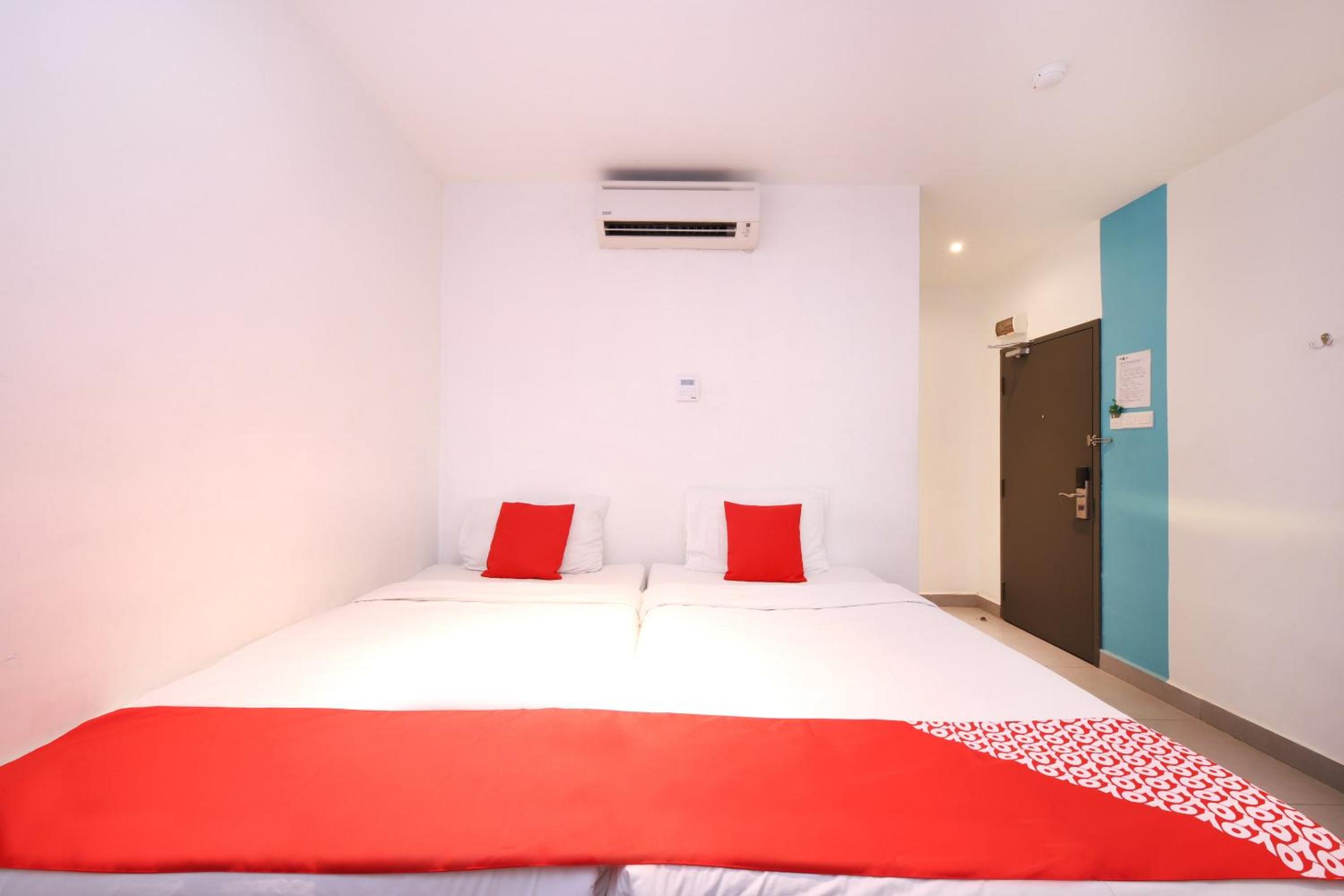 Standard Twin Room photo 2