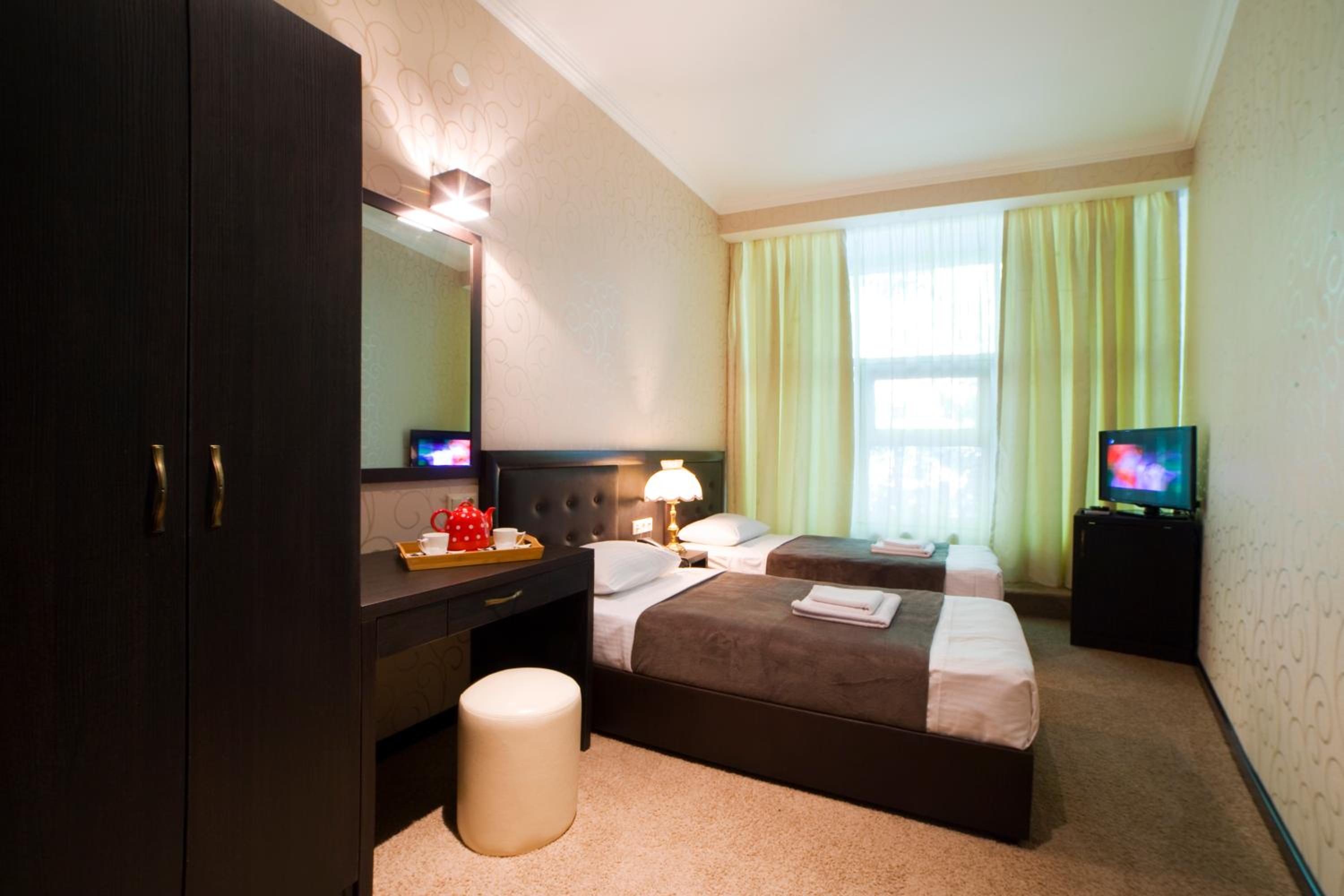 Economy Twin Room - Photo 2