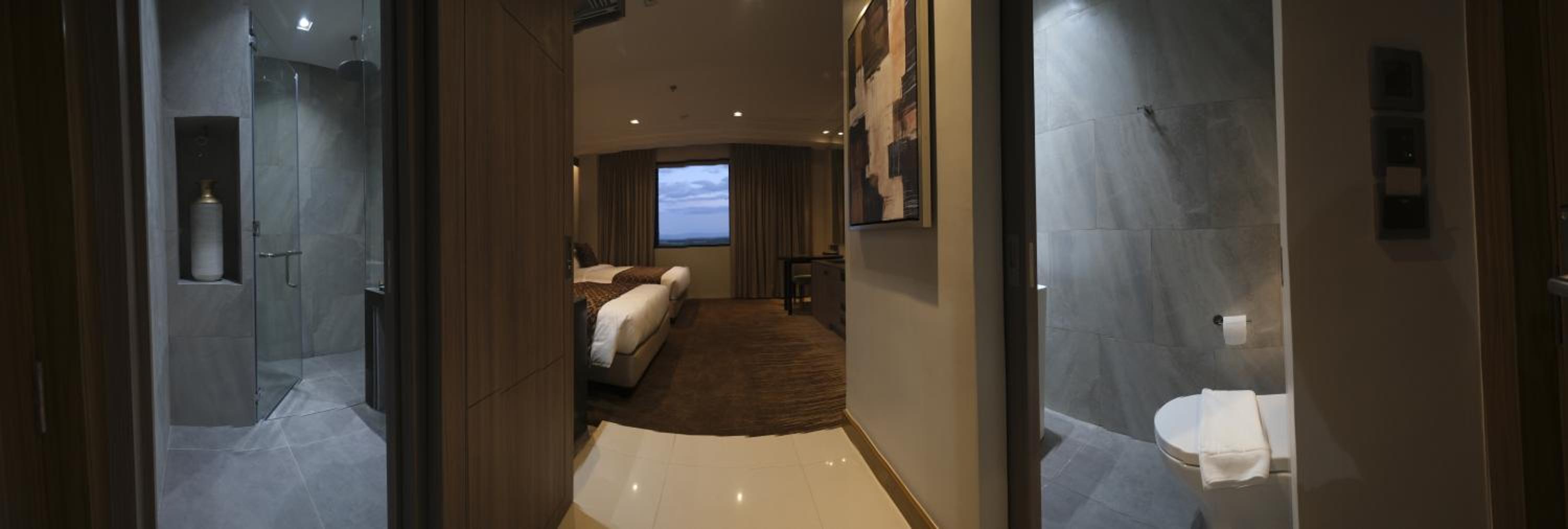Double or Twin Room with Private Bathroom photo 2