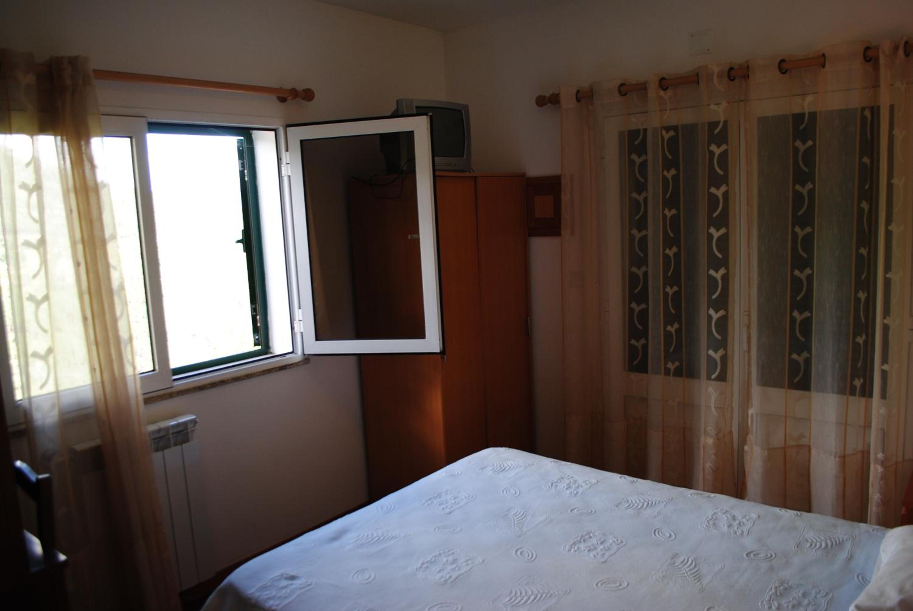 Double Room - Photo 6