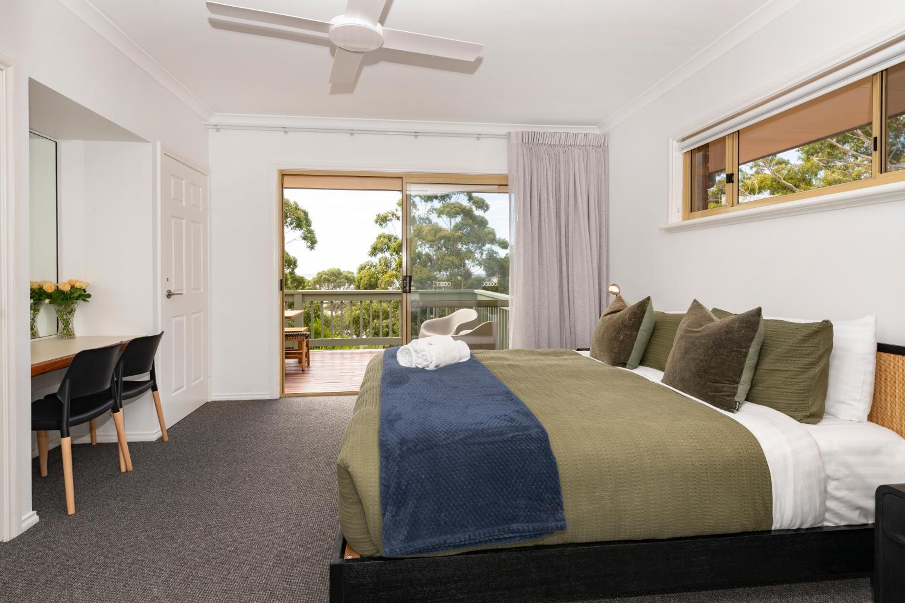 Four-Bedroom House photo 3