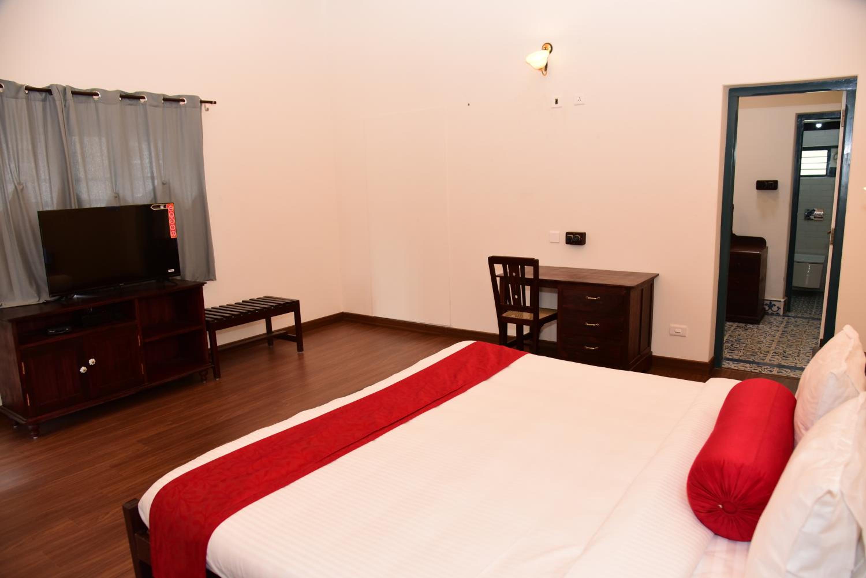 Suite with Garden View - Photo 6