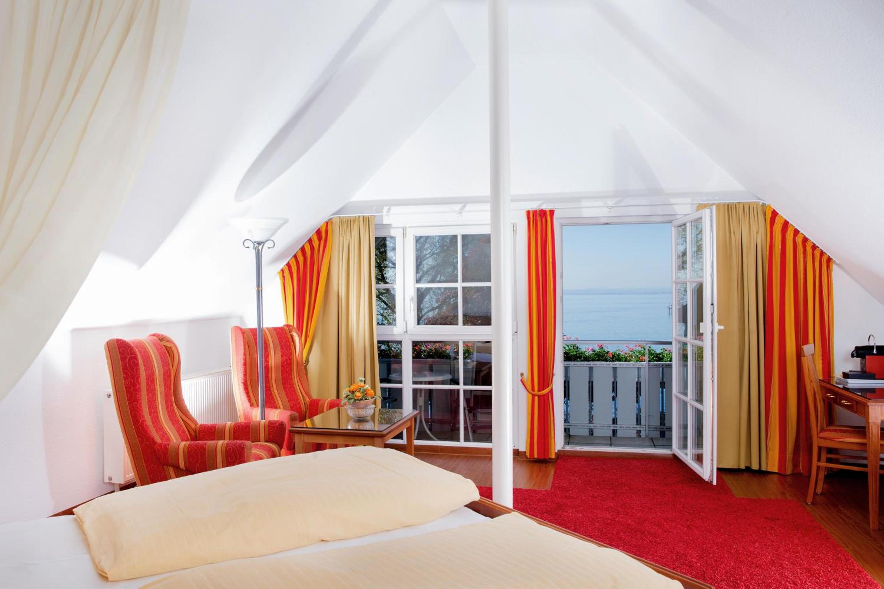 Junior Suite with Balcony photo 2