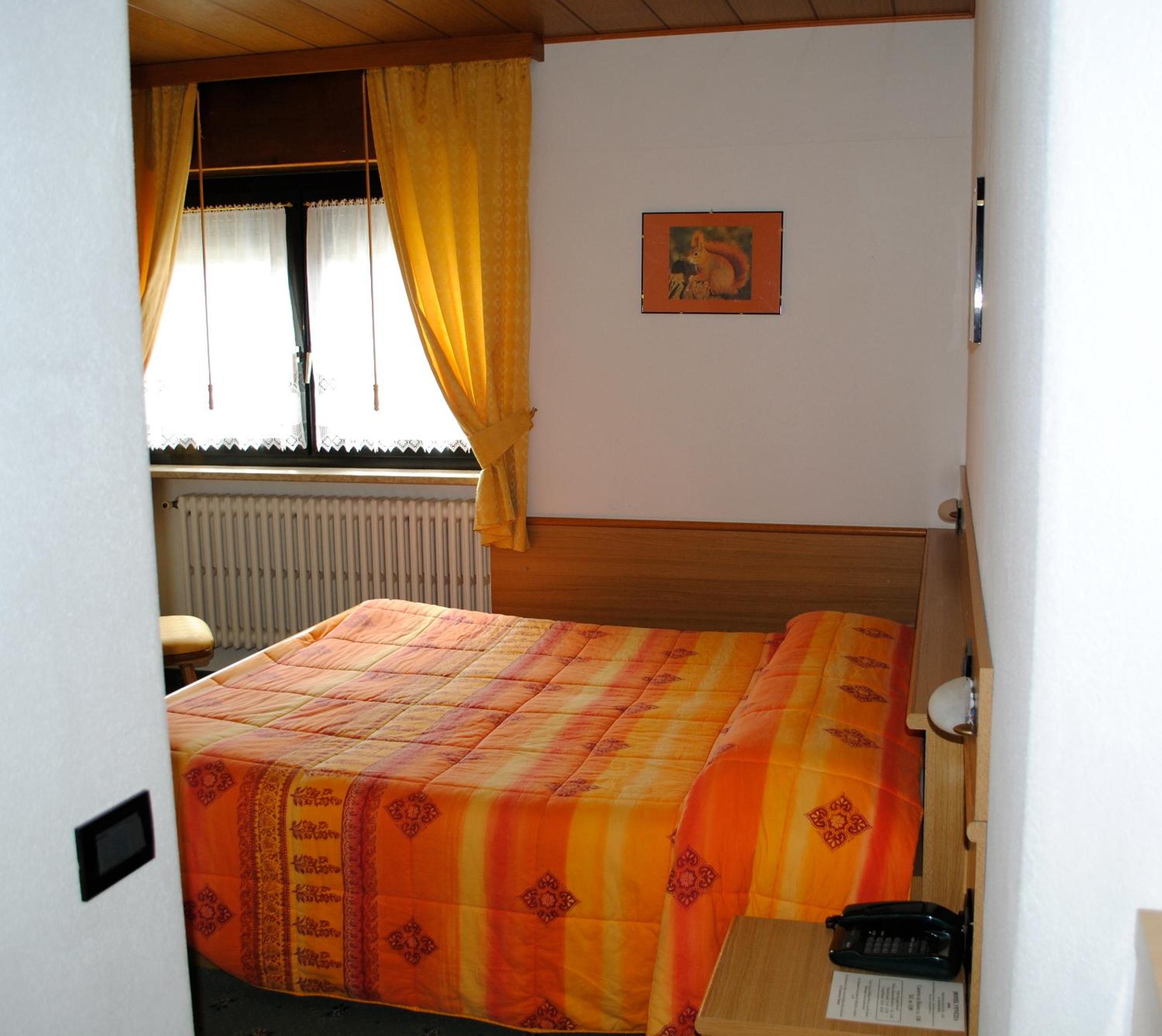 Double or Twin Room - Photo 11
