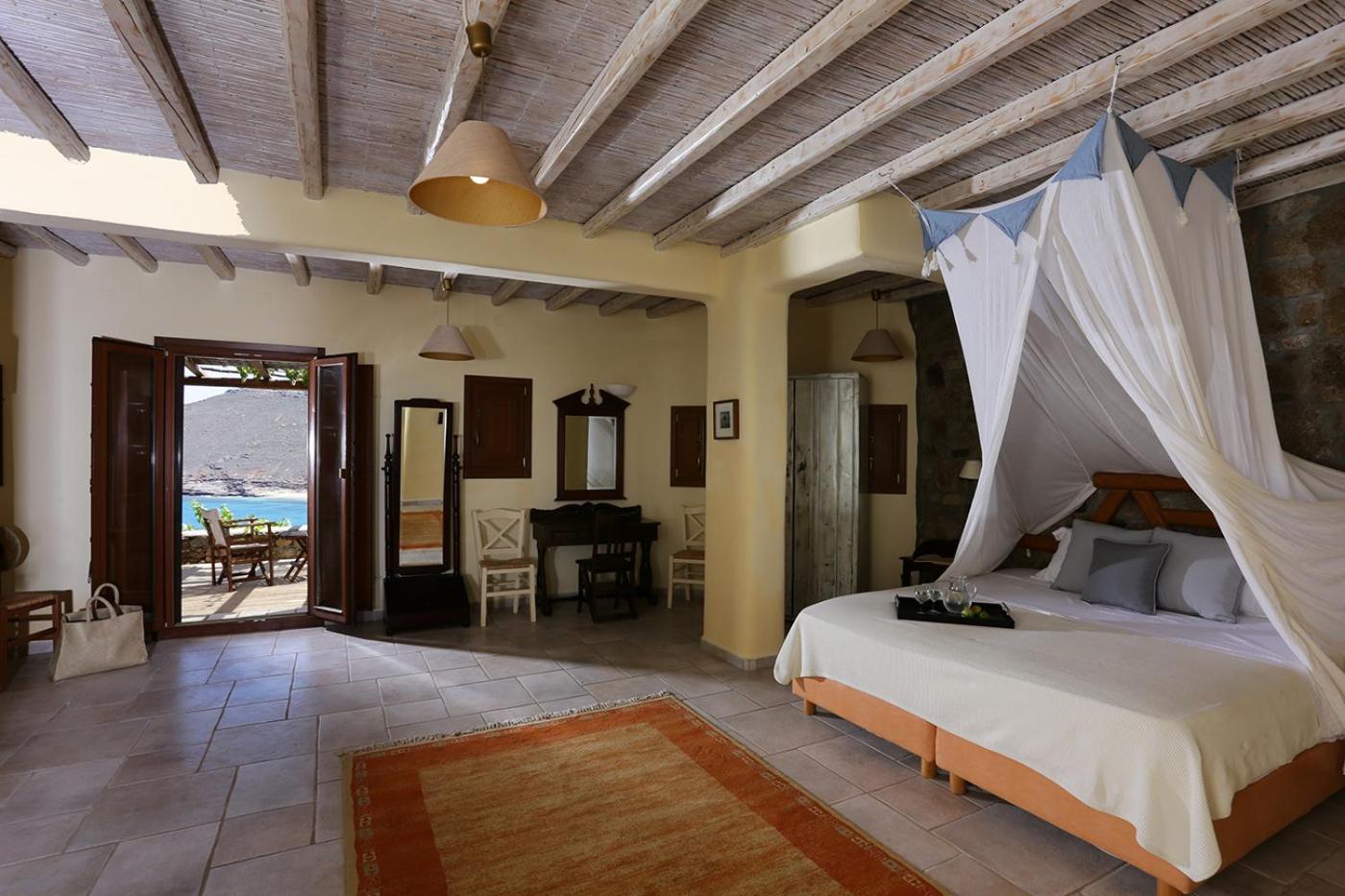 Deluxe Double Room with Sea View photo 3