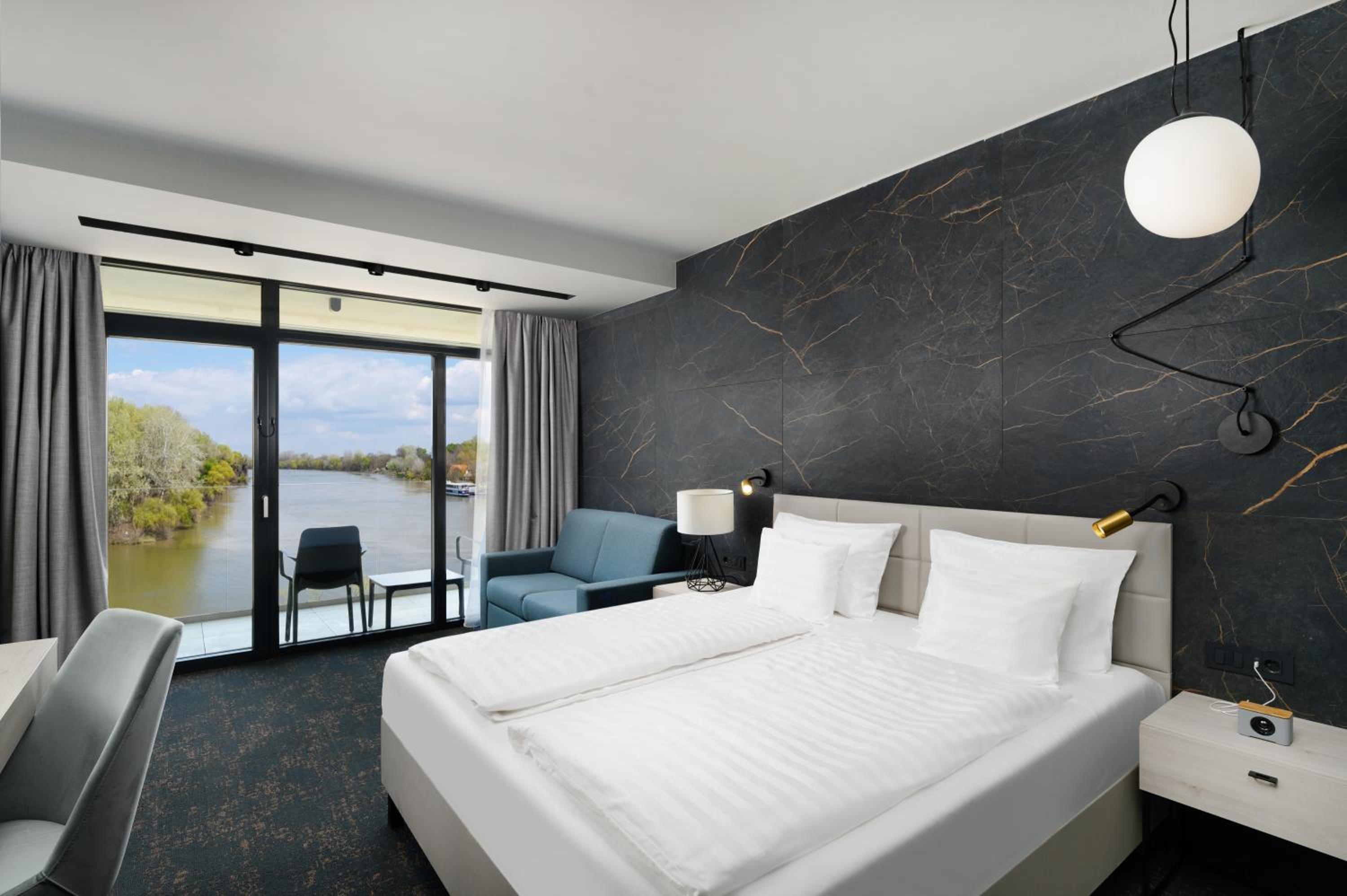Privilege Double Room with Sofa Bed - Photo 10