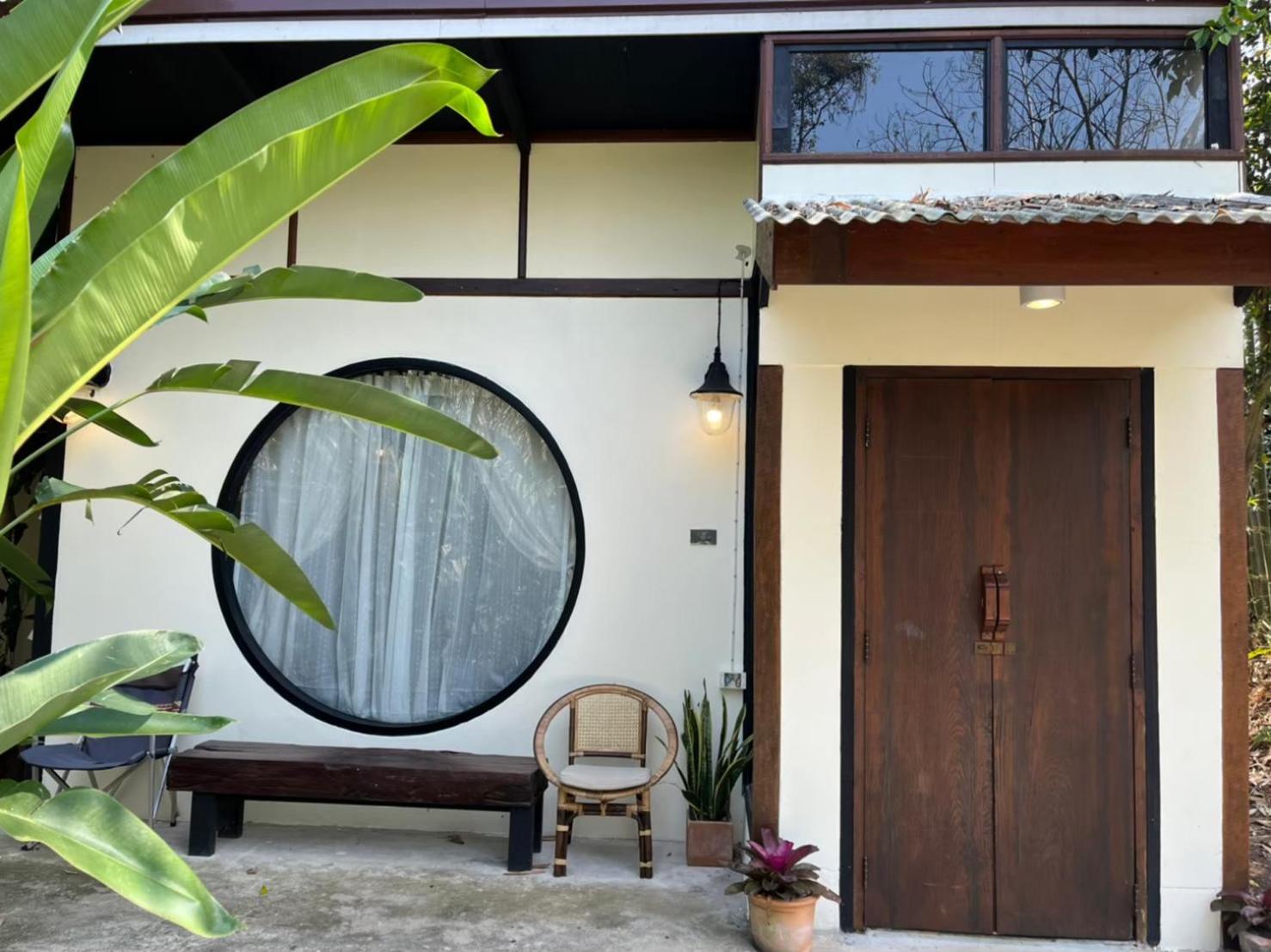 Bungalow with Garden View - Photo 2