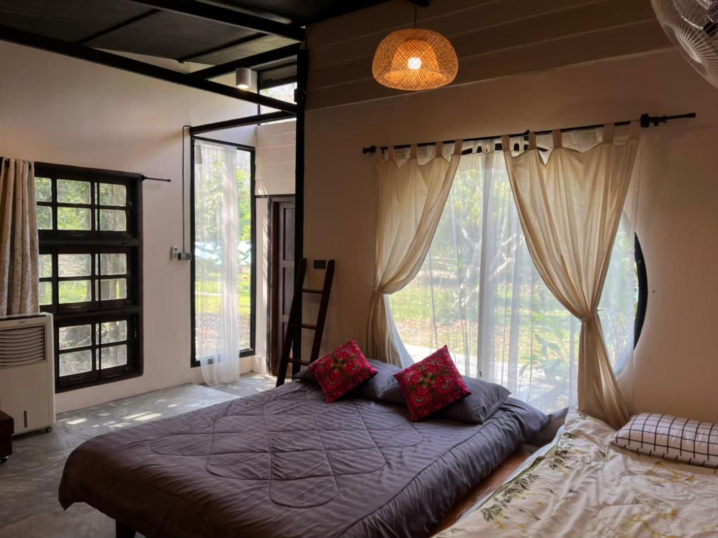 Bungalow with Garden View - Photo 13