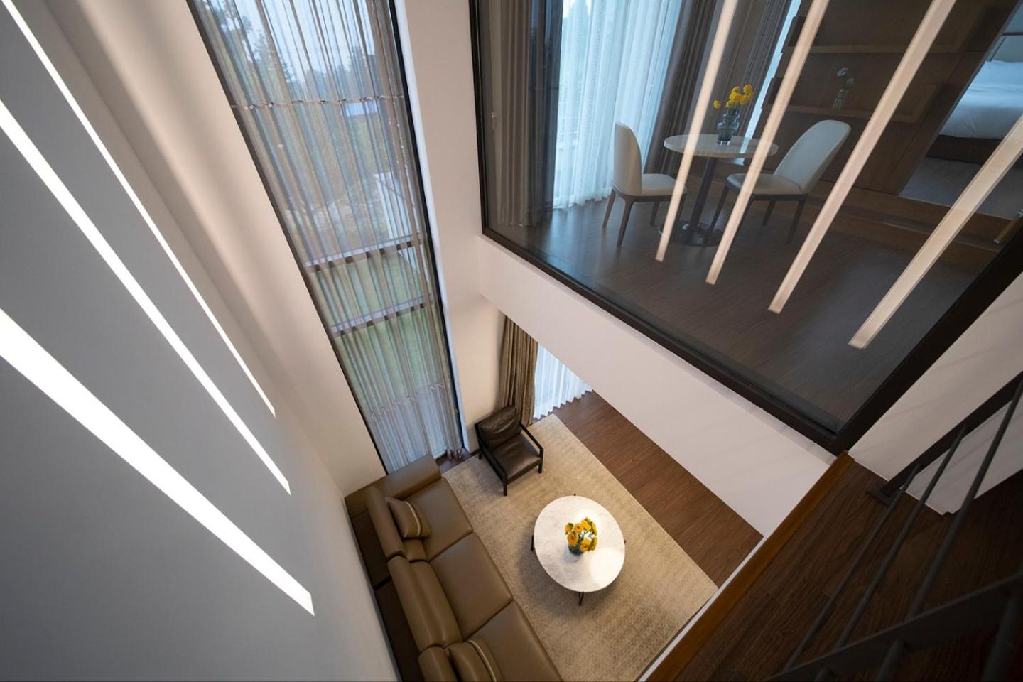 Atrium - Photo 6