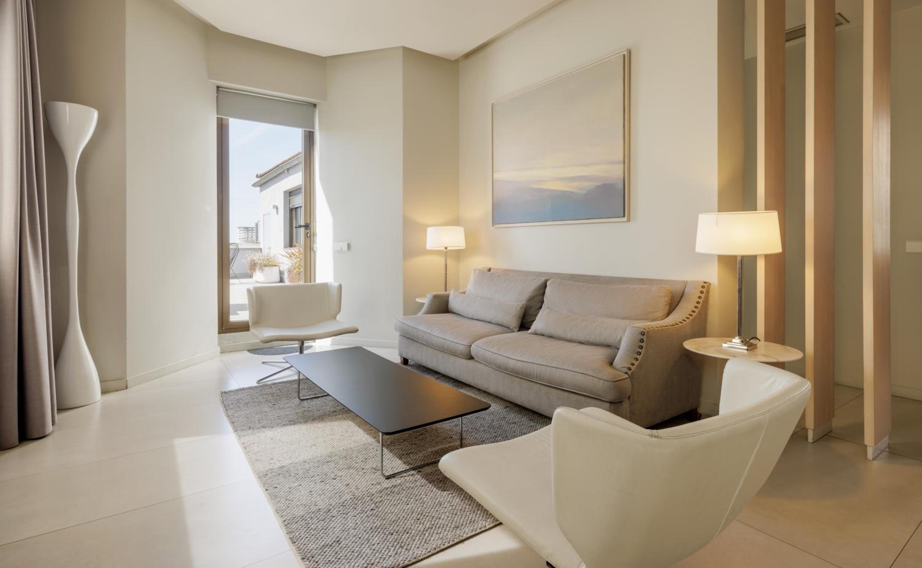 Apartment with Terrace - Photo 13