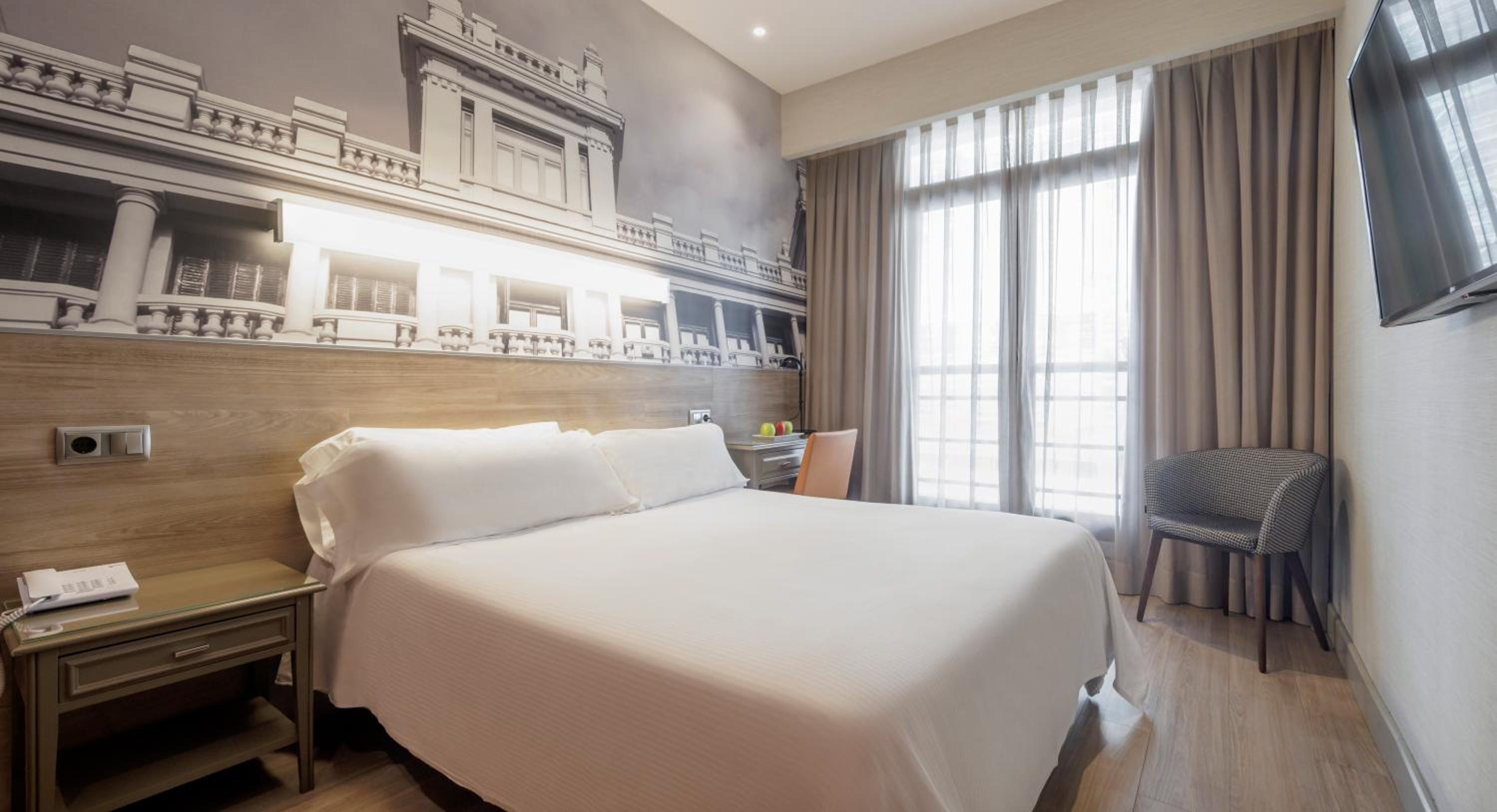 Double or Twin Room - Photo 2