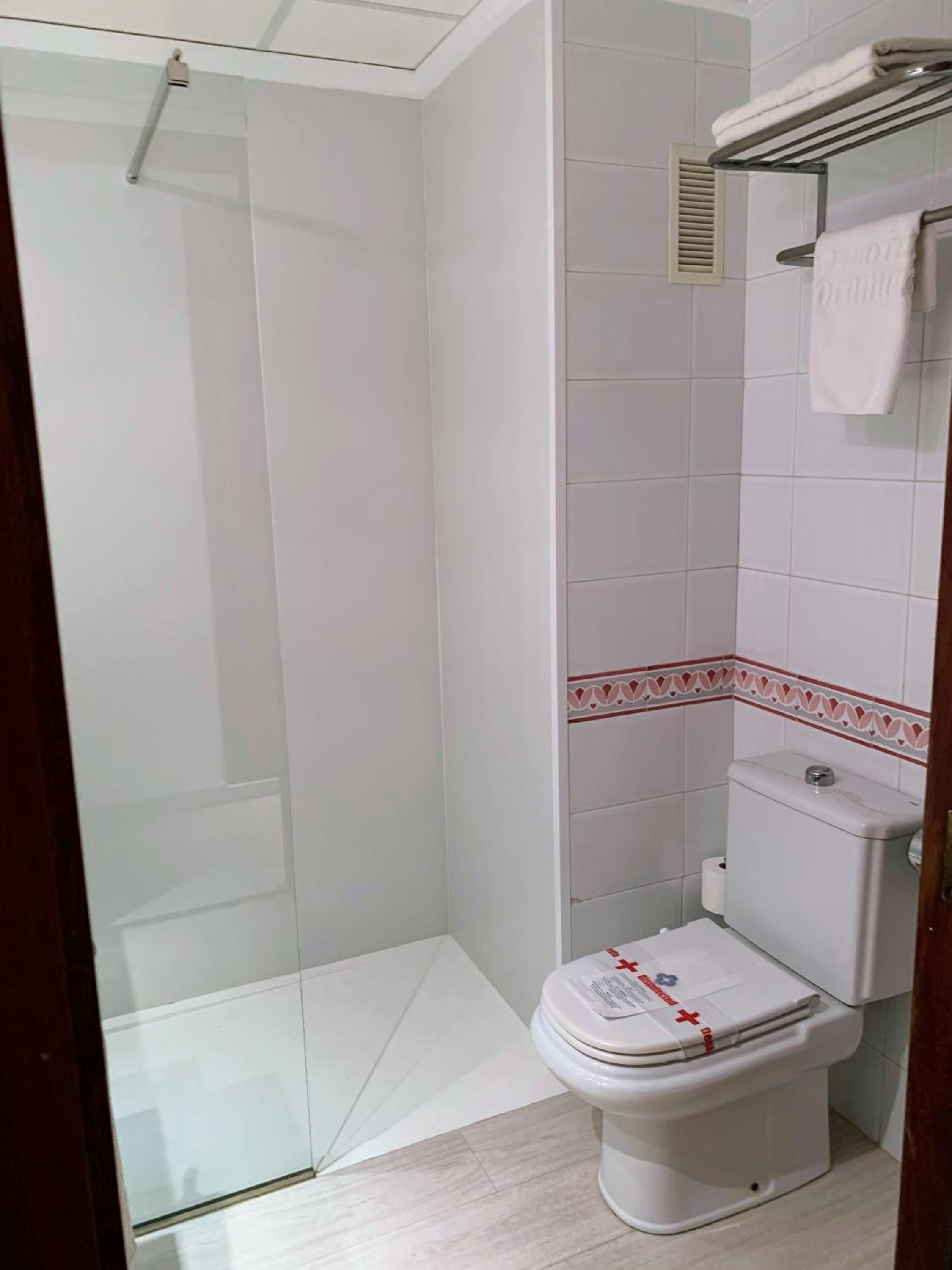 Twin Room with Sea View - Photo 2