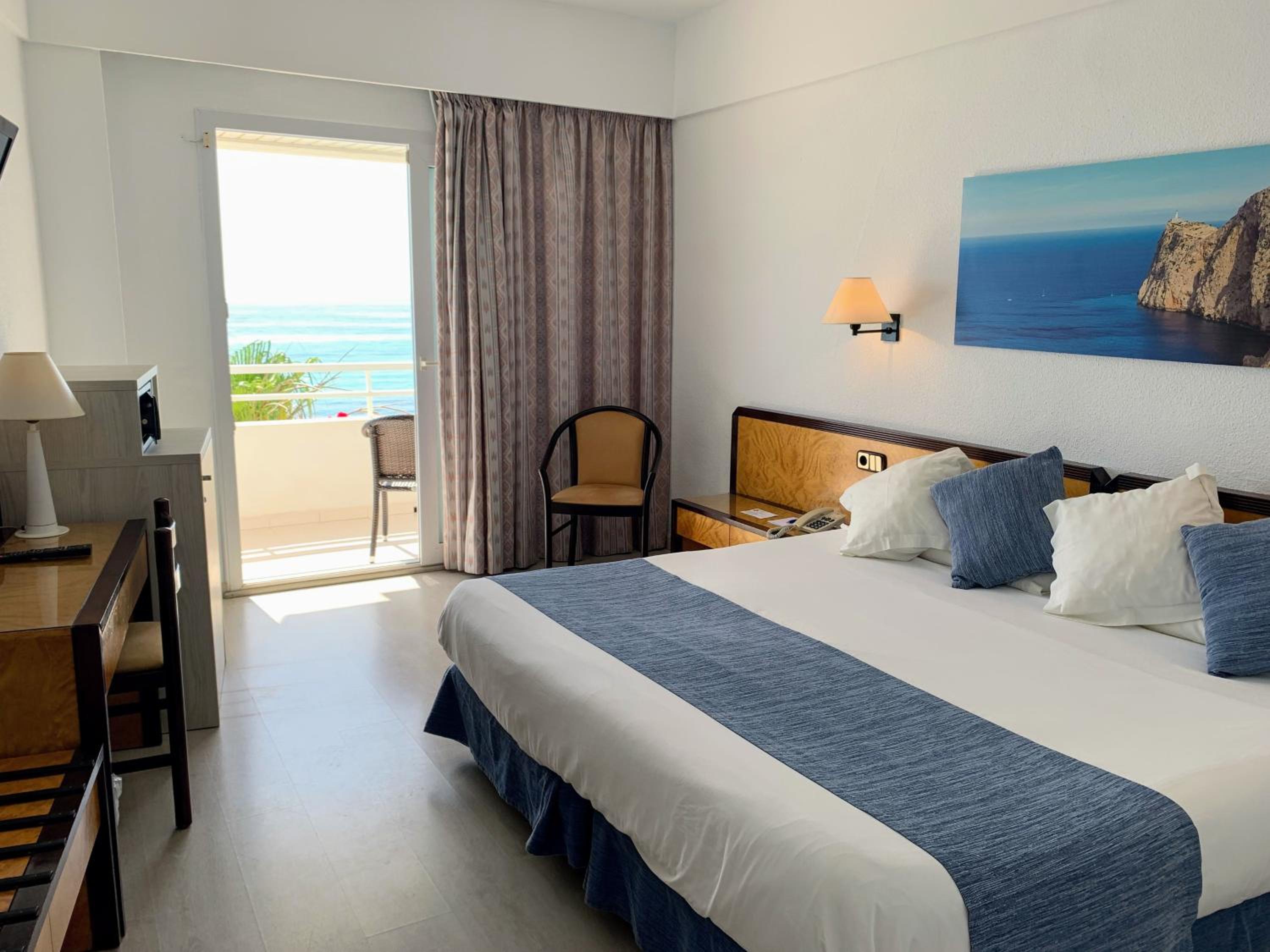 Twin Room with Sea View - Photo 5