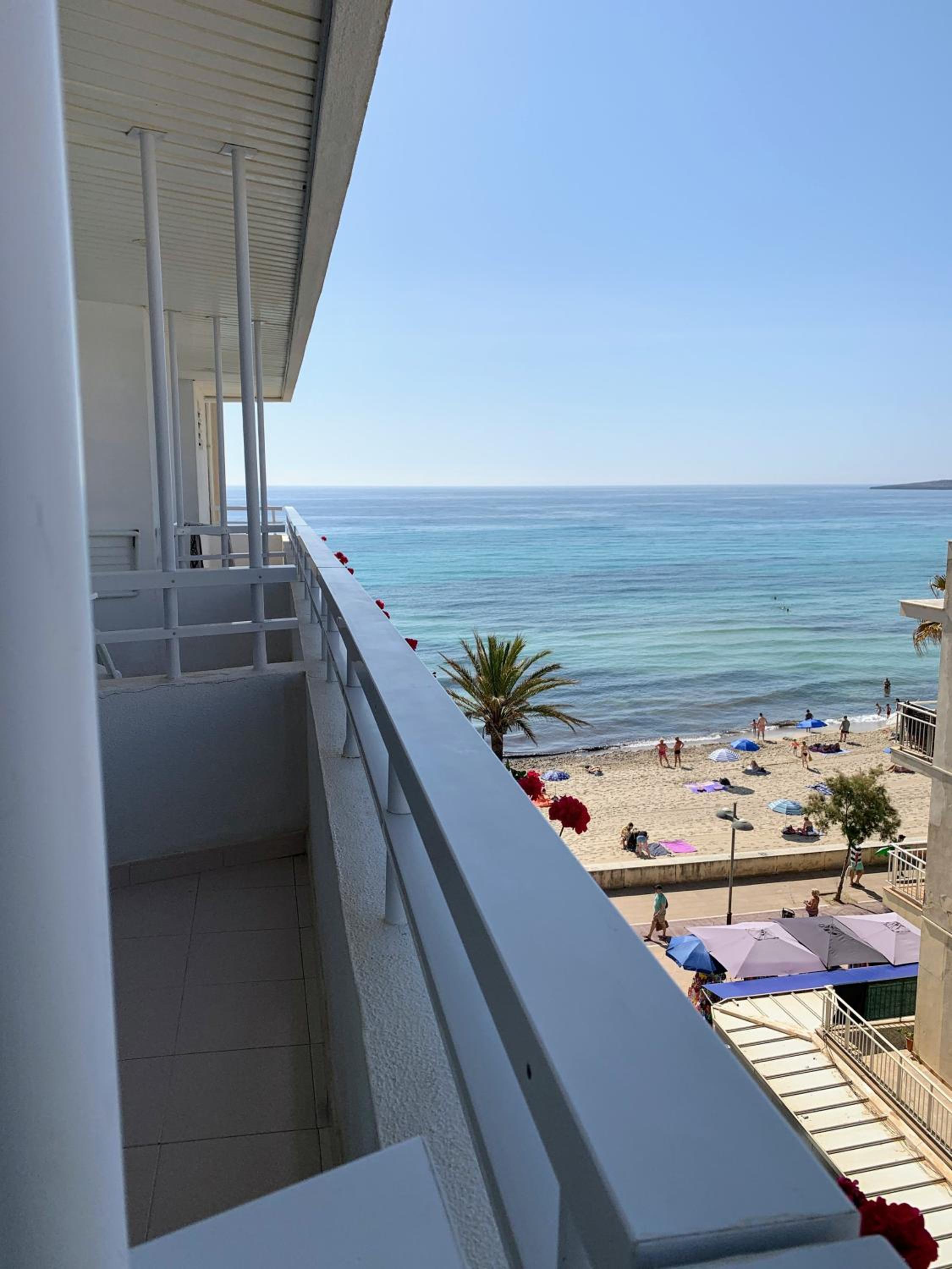 Double Room with Side Sea View - Photo 8