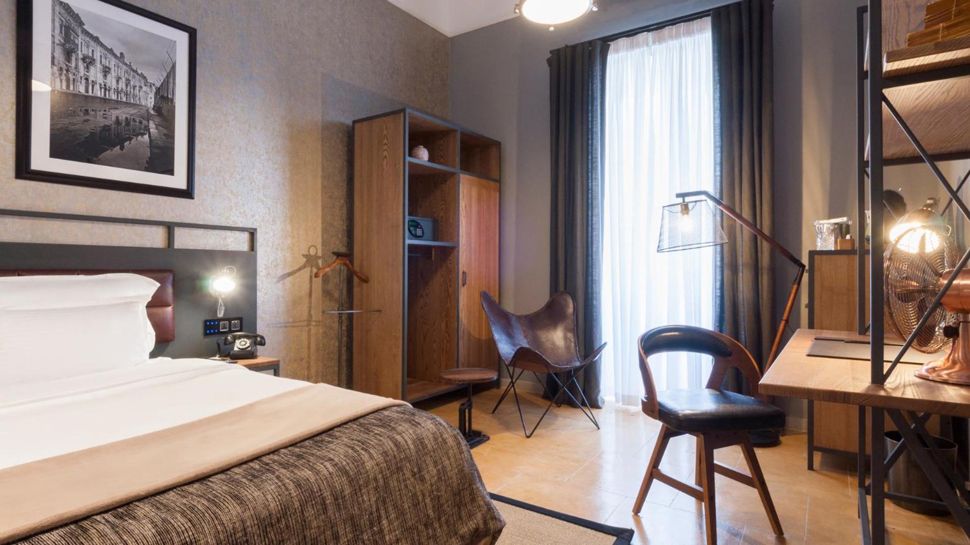 Deluxe Double or Twin Room