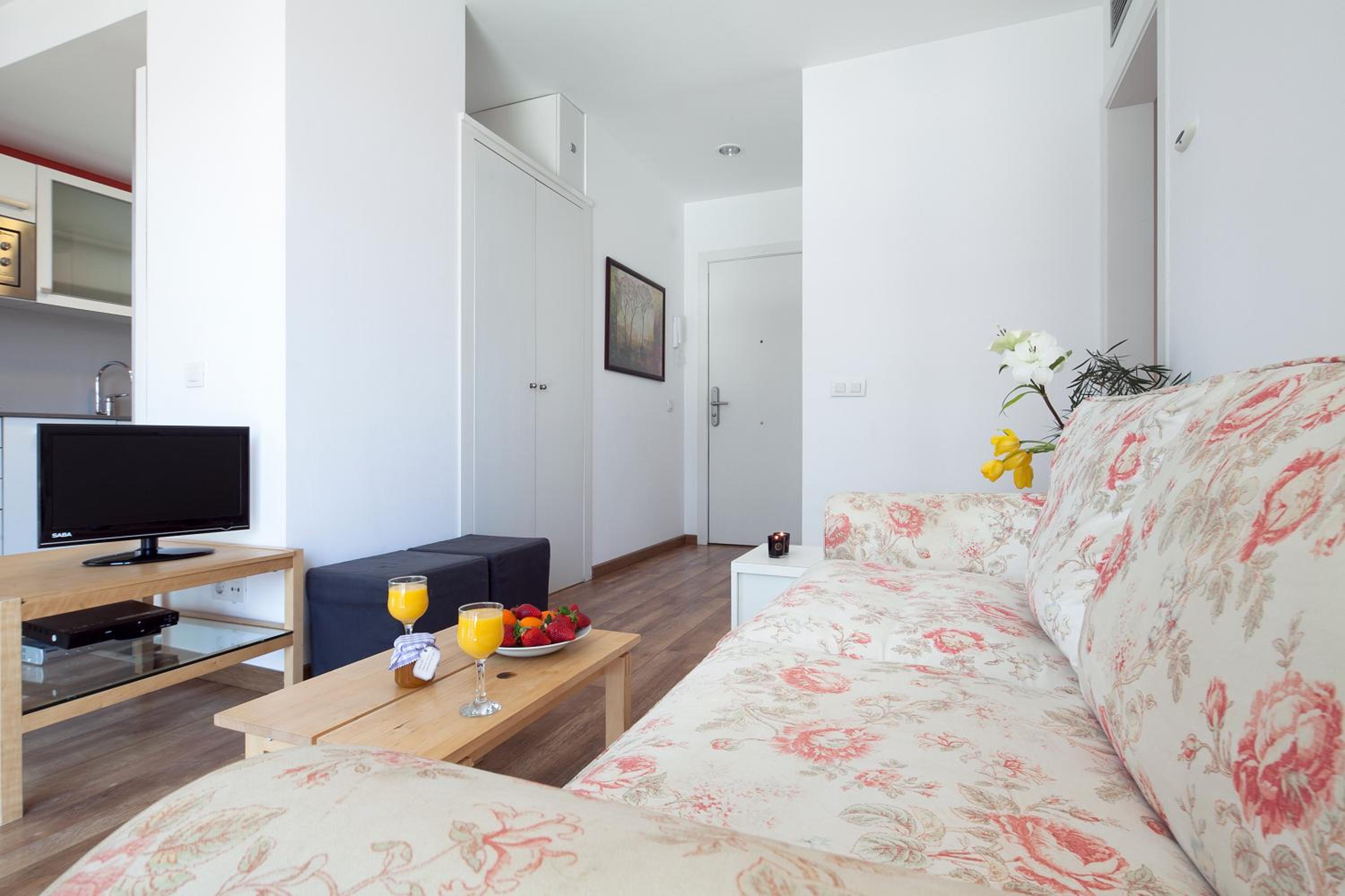 2 Bedroom Apartment with 2 bathrooms photo 2