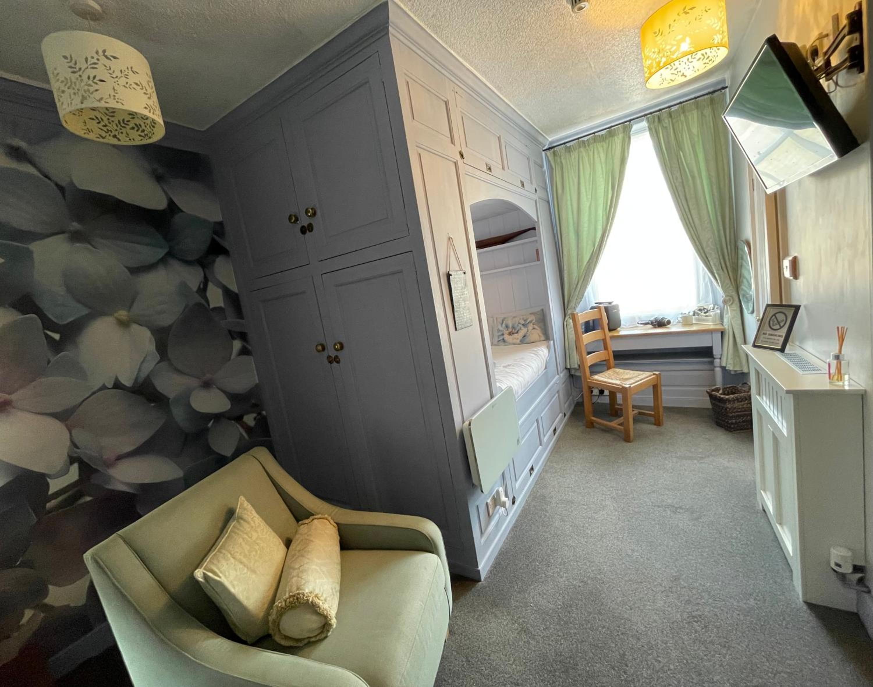 Double Room with Private Bathroom photo 3