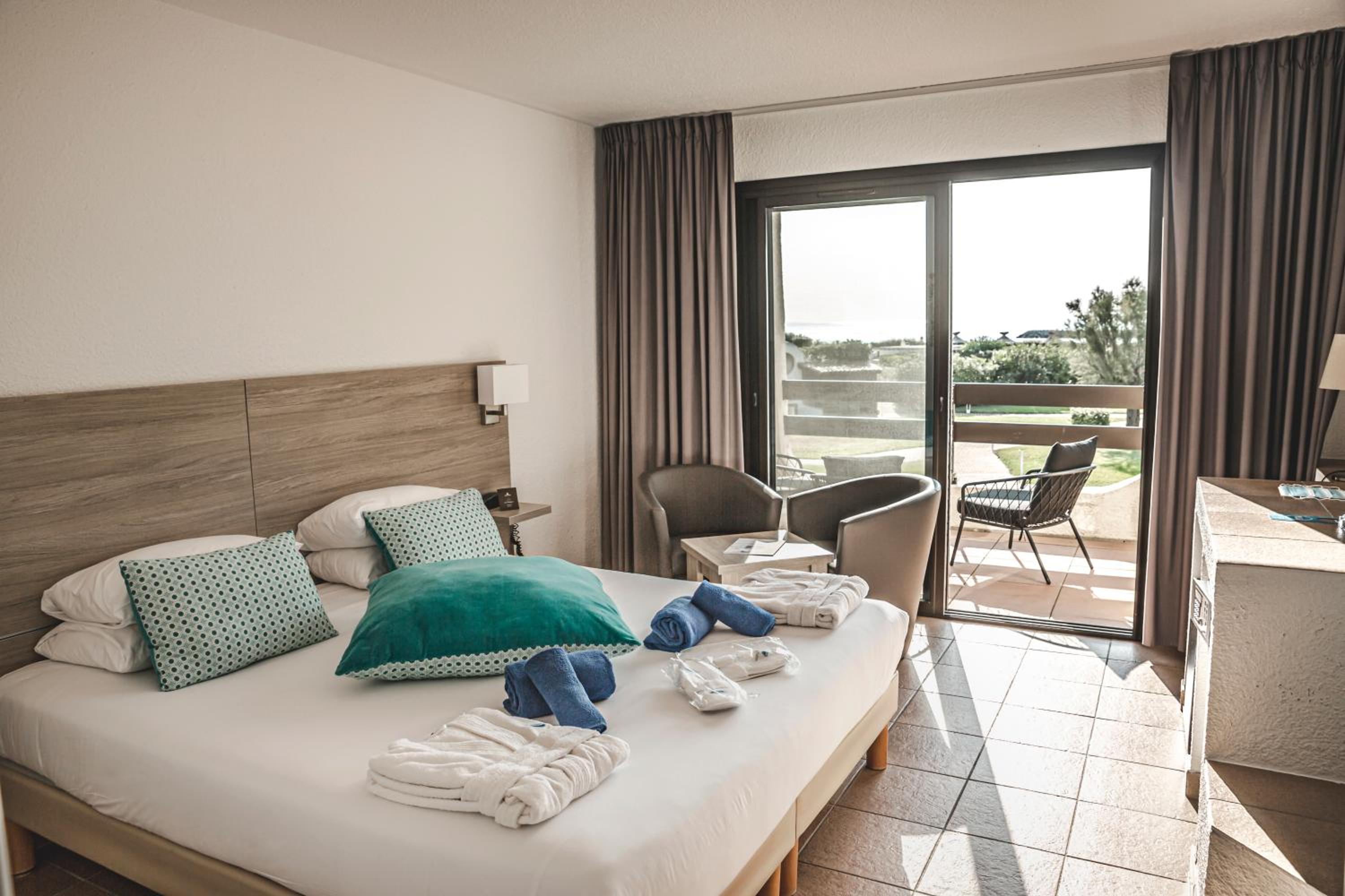 Superior Double Room with Balcony- Partial Sea View (free spa access) - Photo 1