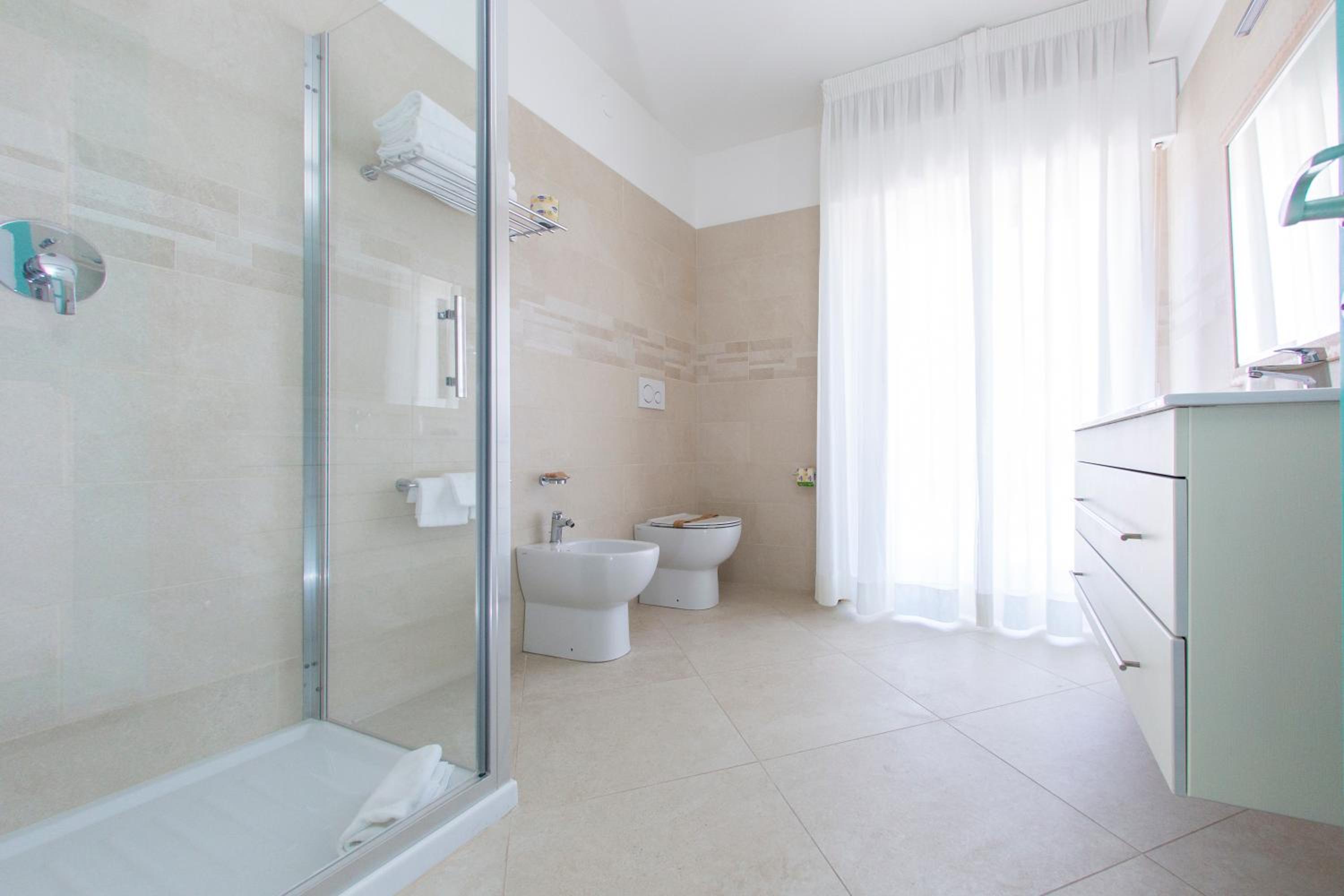 Junior Suite with Sea View - Photo 4