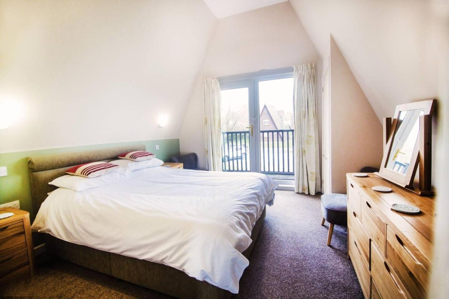 Two-Bedroom House photo 3