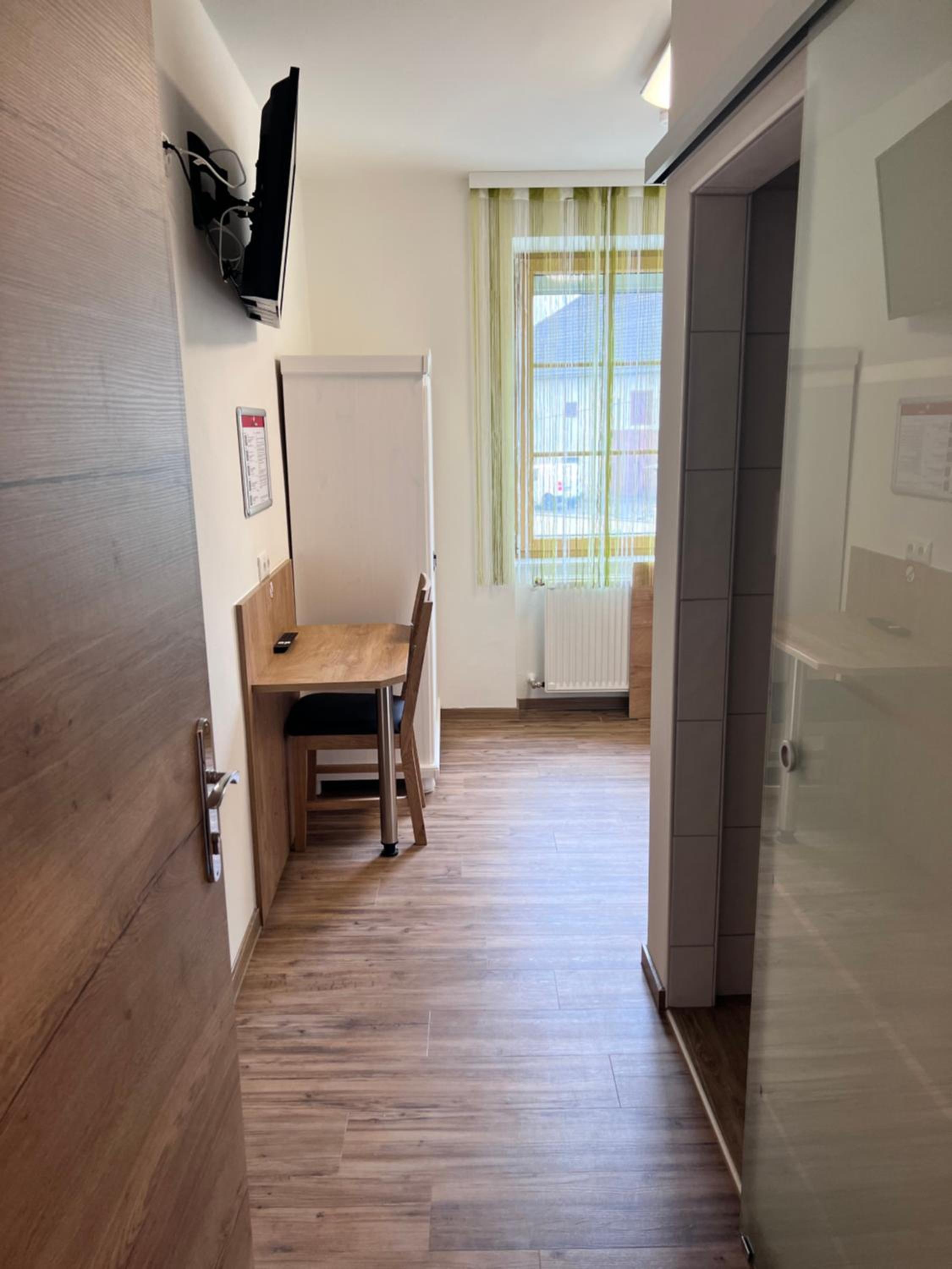 Single Room photo 3