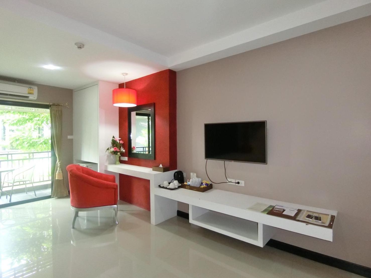 Family Room photo 2