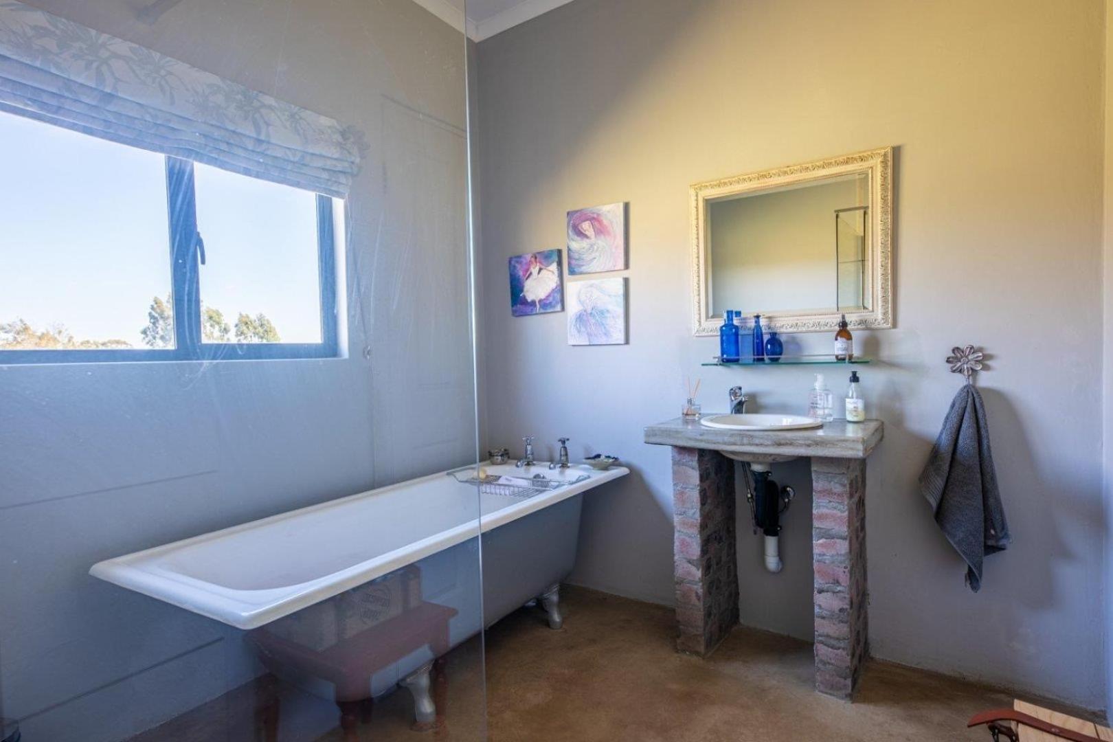 Twin Room with Shared Bathroom photo 3