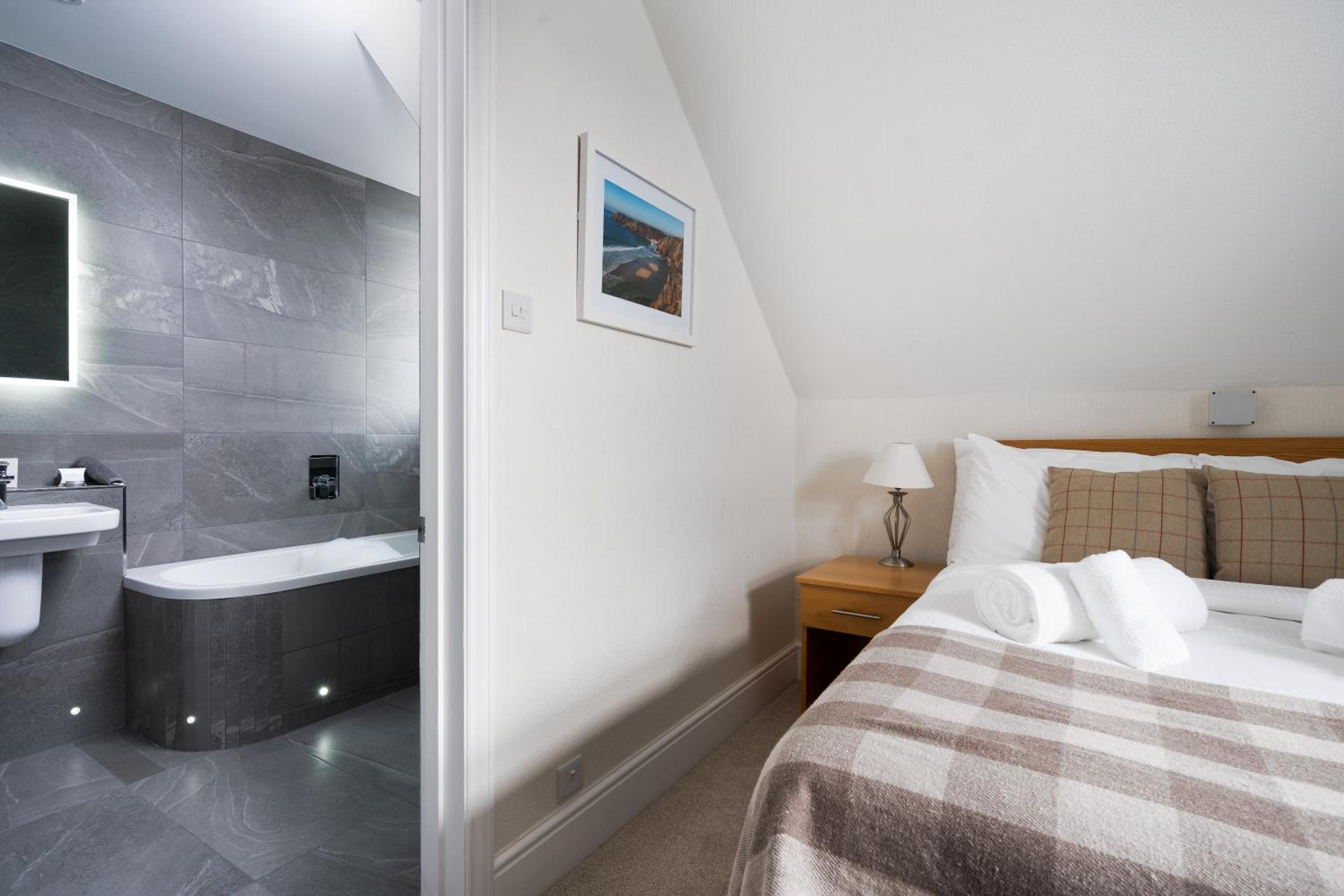 Standard Double Room photo 3