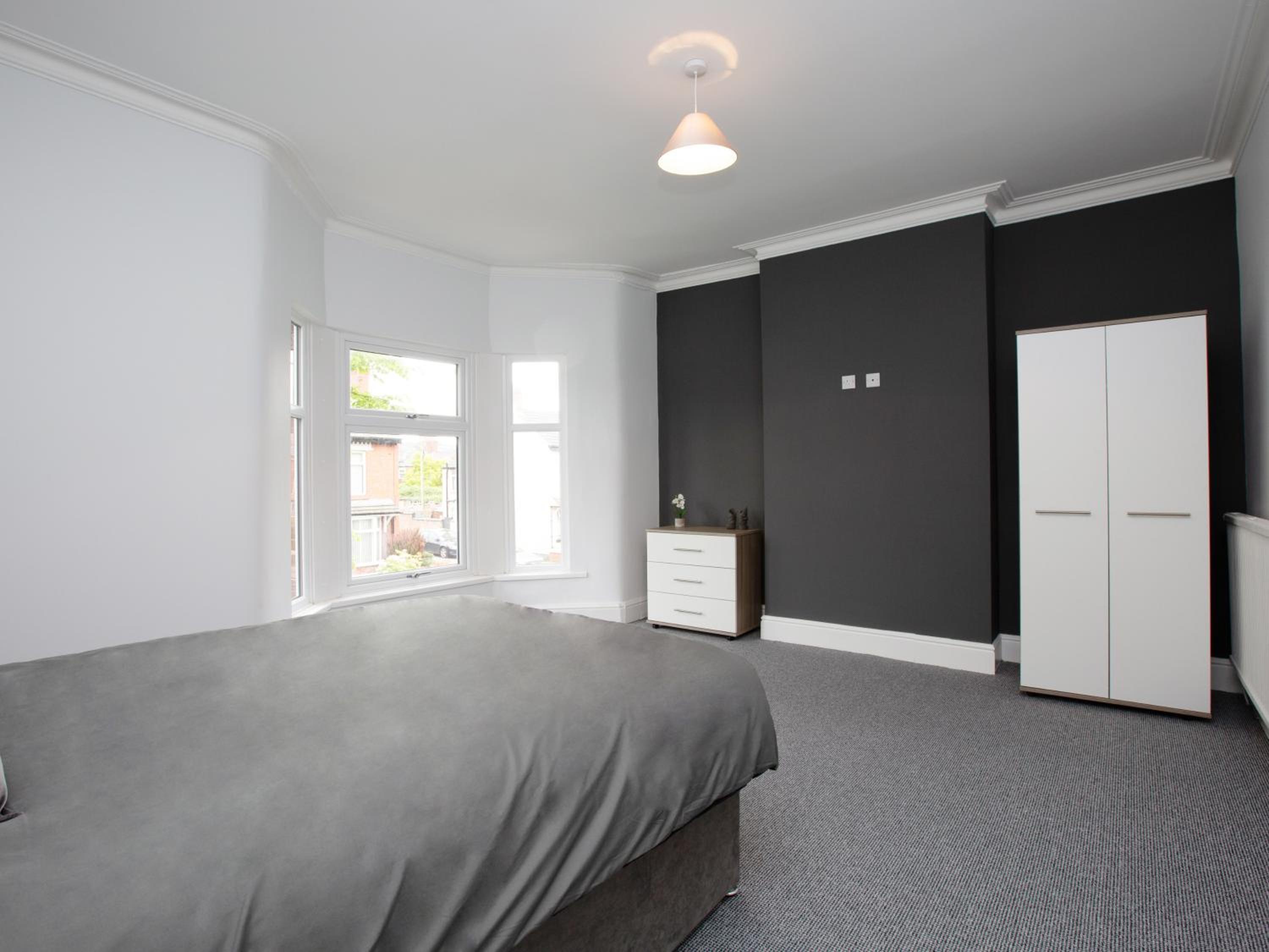 Double Room with Shared Bathroom photo 3