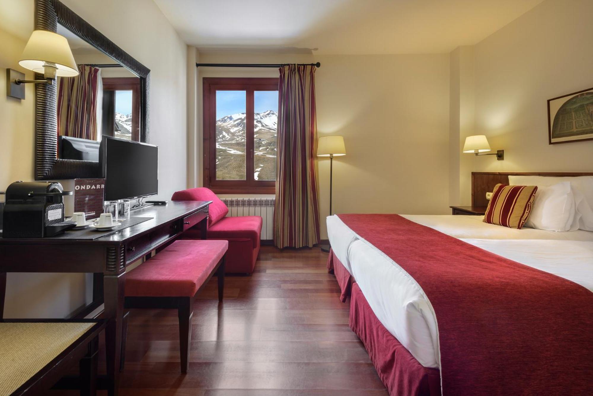 Triple Room (2 Adults + 1 Child) - Photo 1