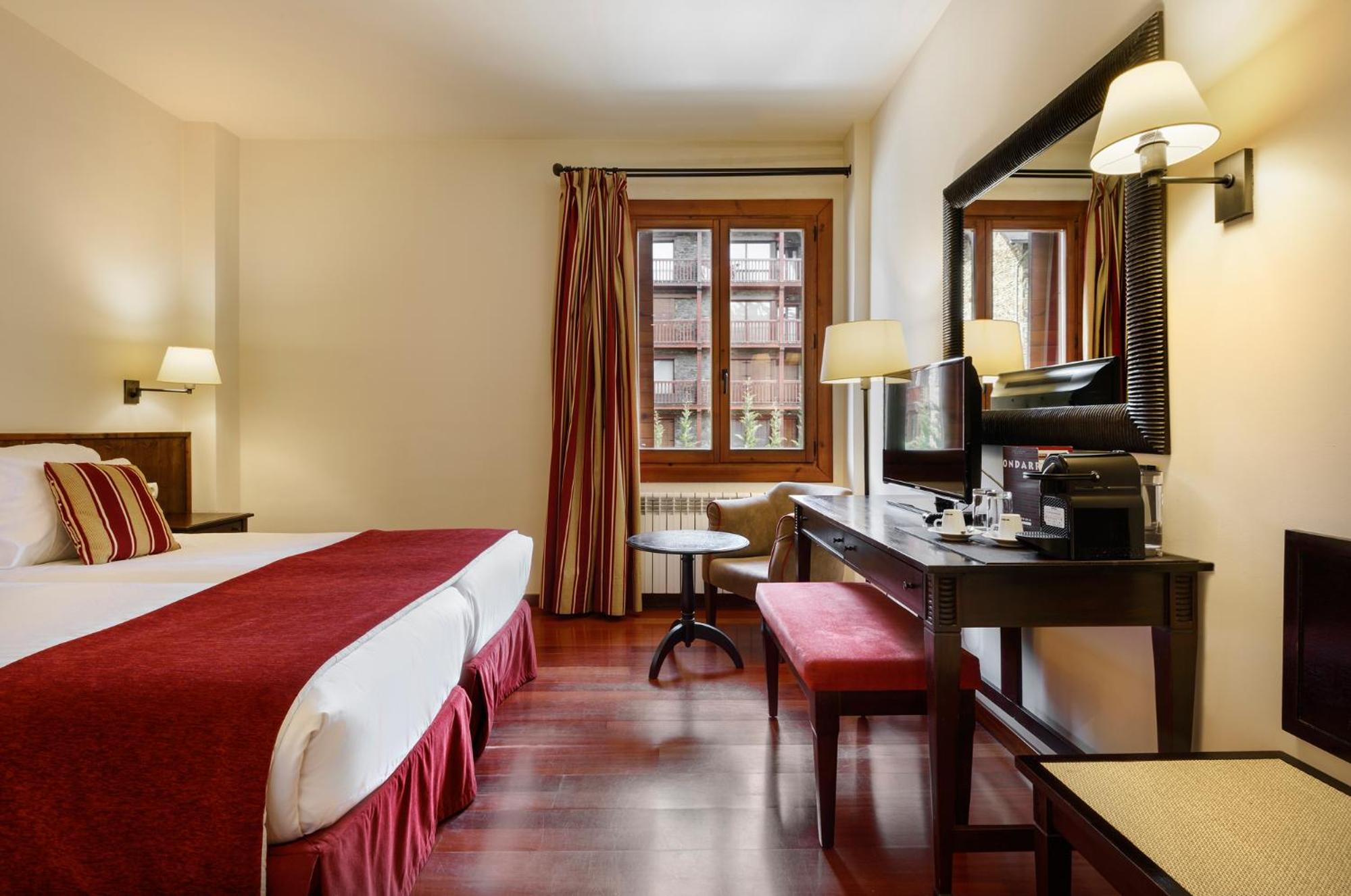 Standard Twin Room - Photo 4