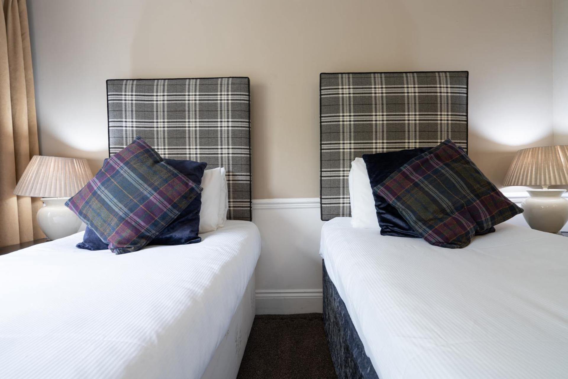 Standard Twin Room - Photo 3