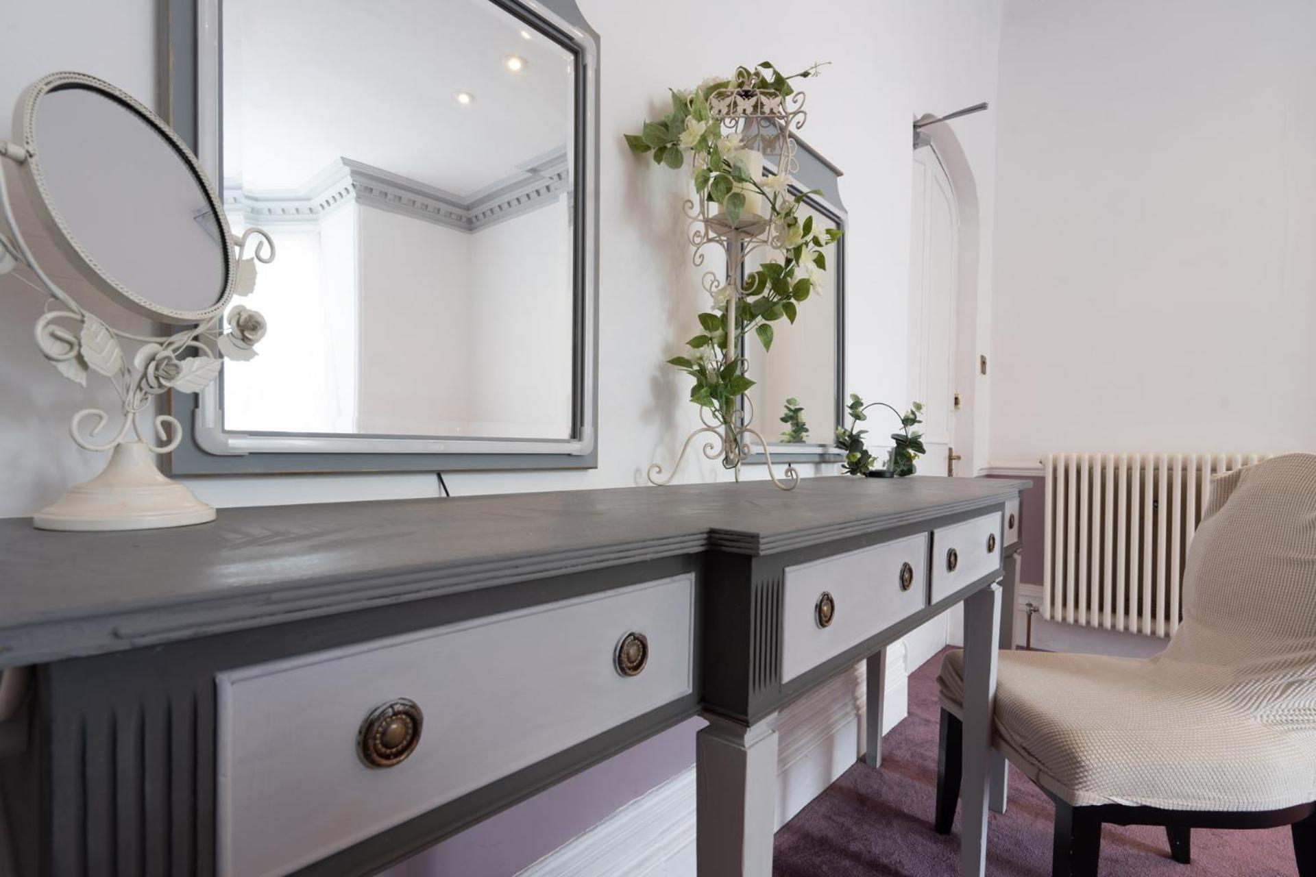 Suite - Photo 2