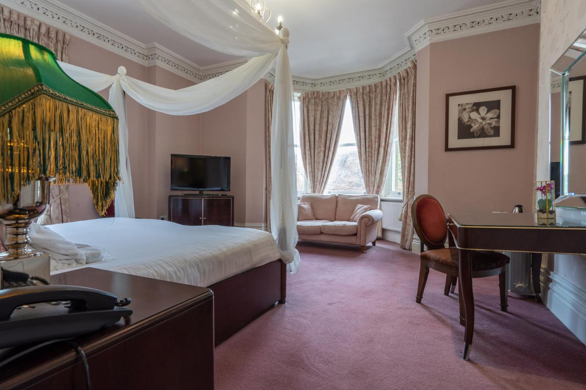 Suite - Photo 3