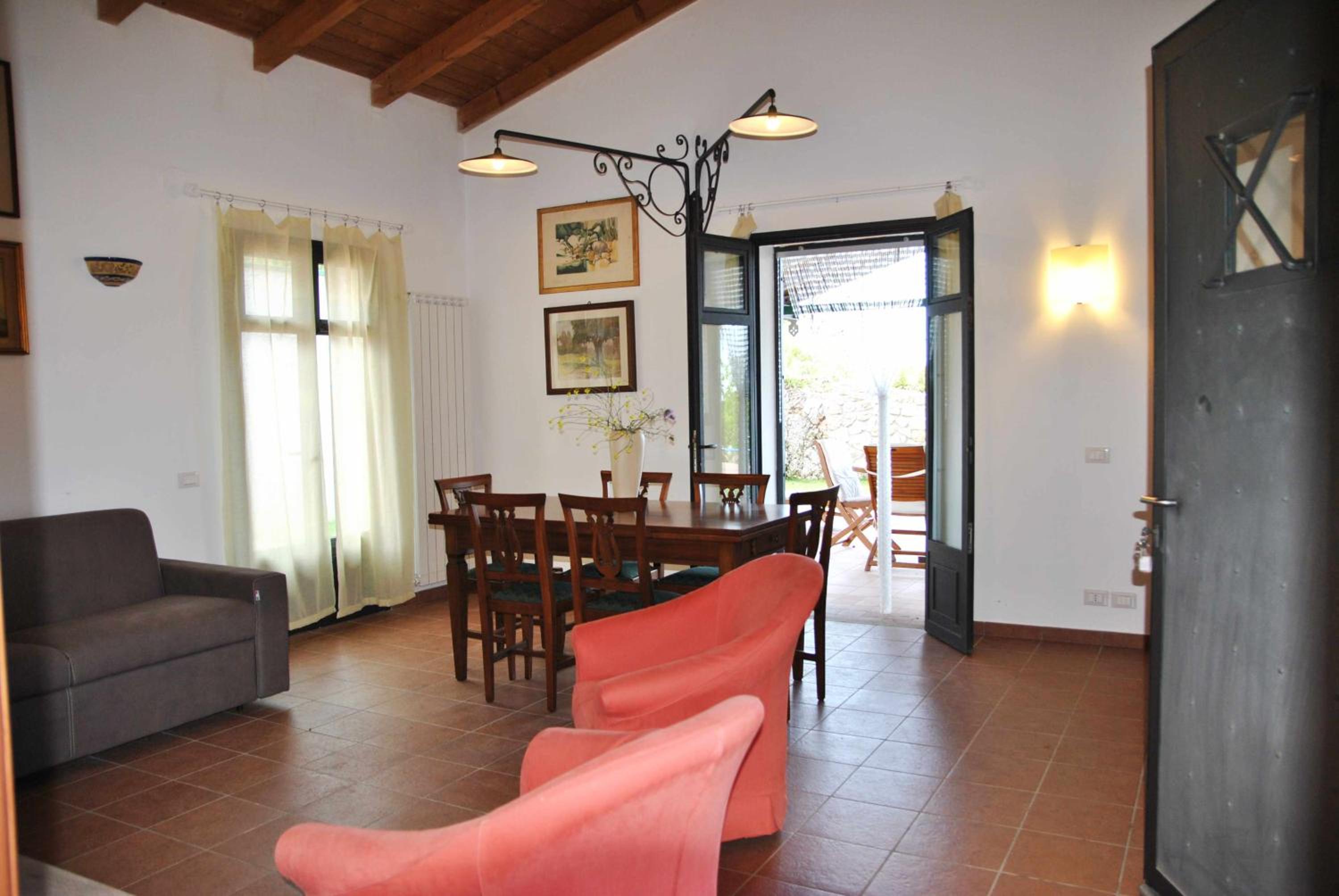 Two-Bedroom House - Photo 8