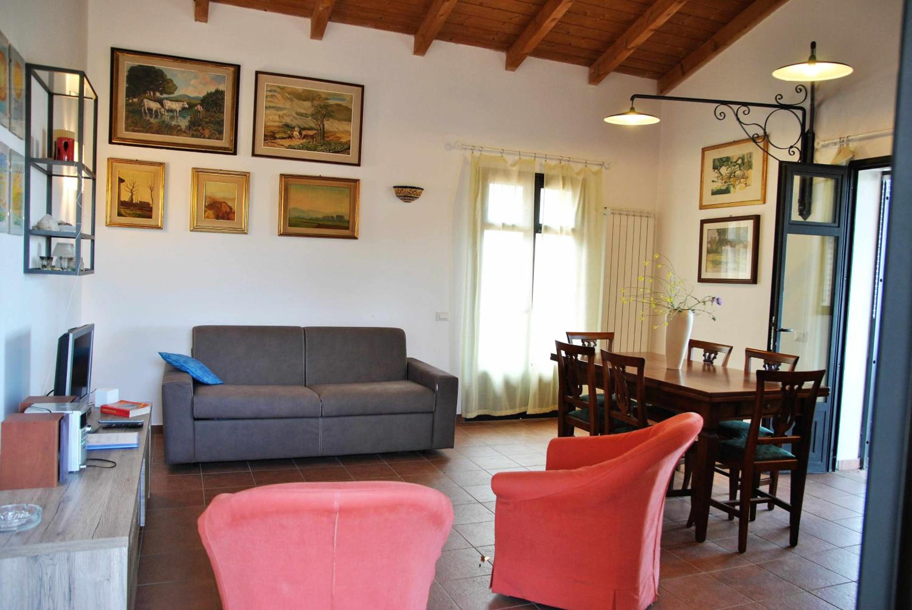 Two-Bedroom House - Photo 9