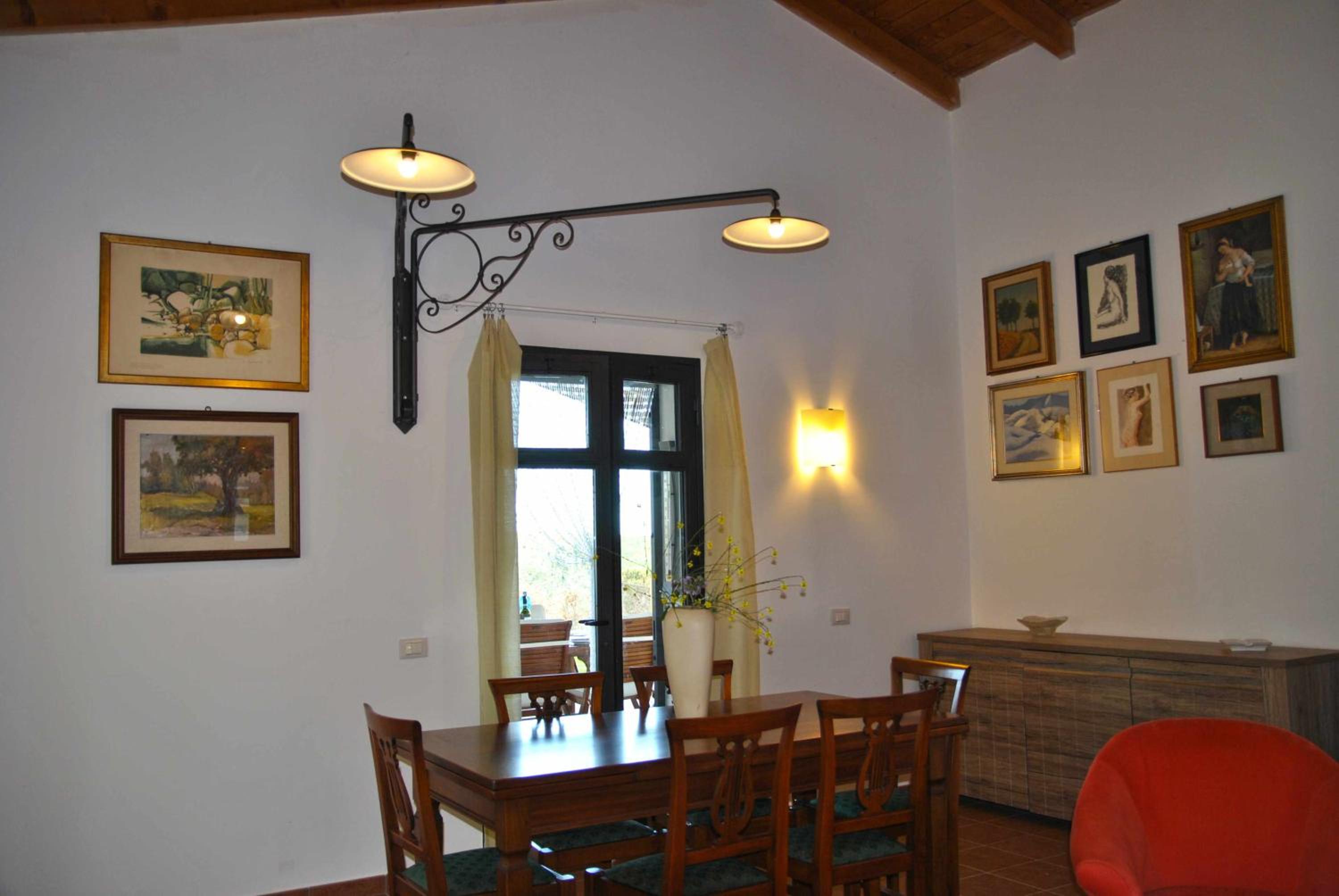 Two-Bedroom House - Photo 10